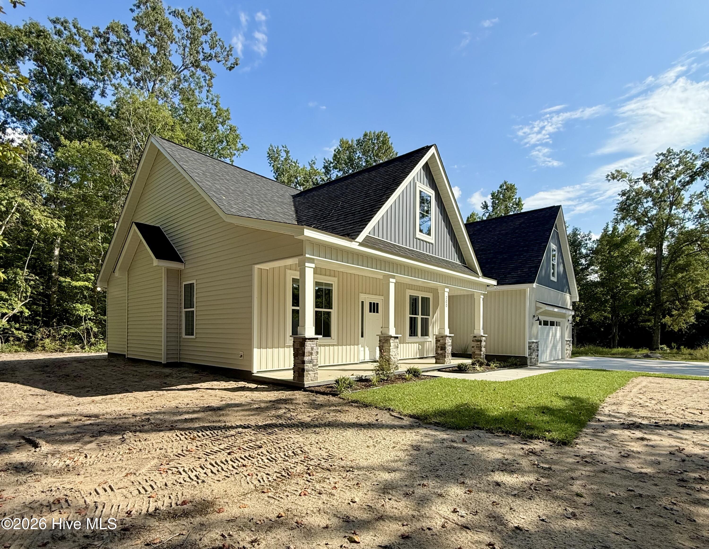Single family home for sale at 200 S Dimock Rd, Washington, NC 27889 | MLS# 100604803 | Listing updated on 2026-09-19
