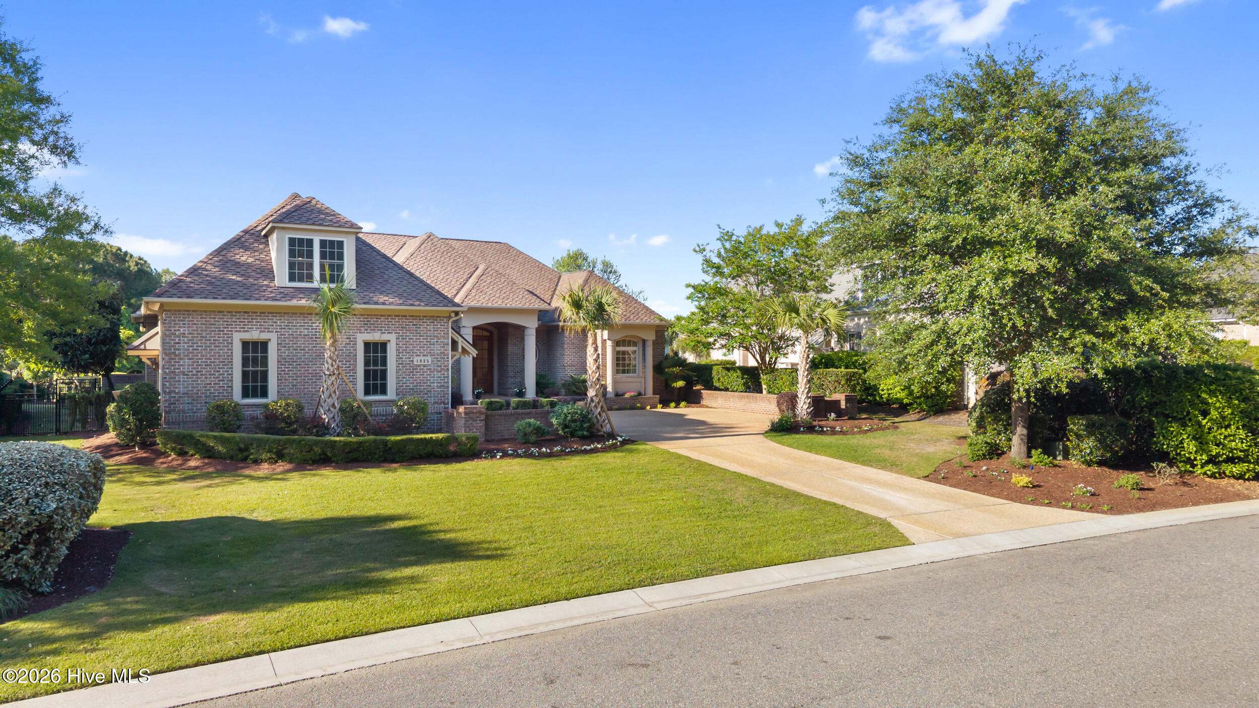 100567857 | Photo 60