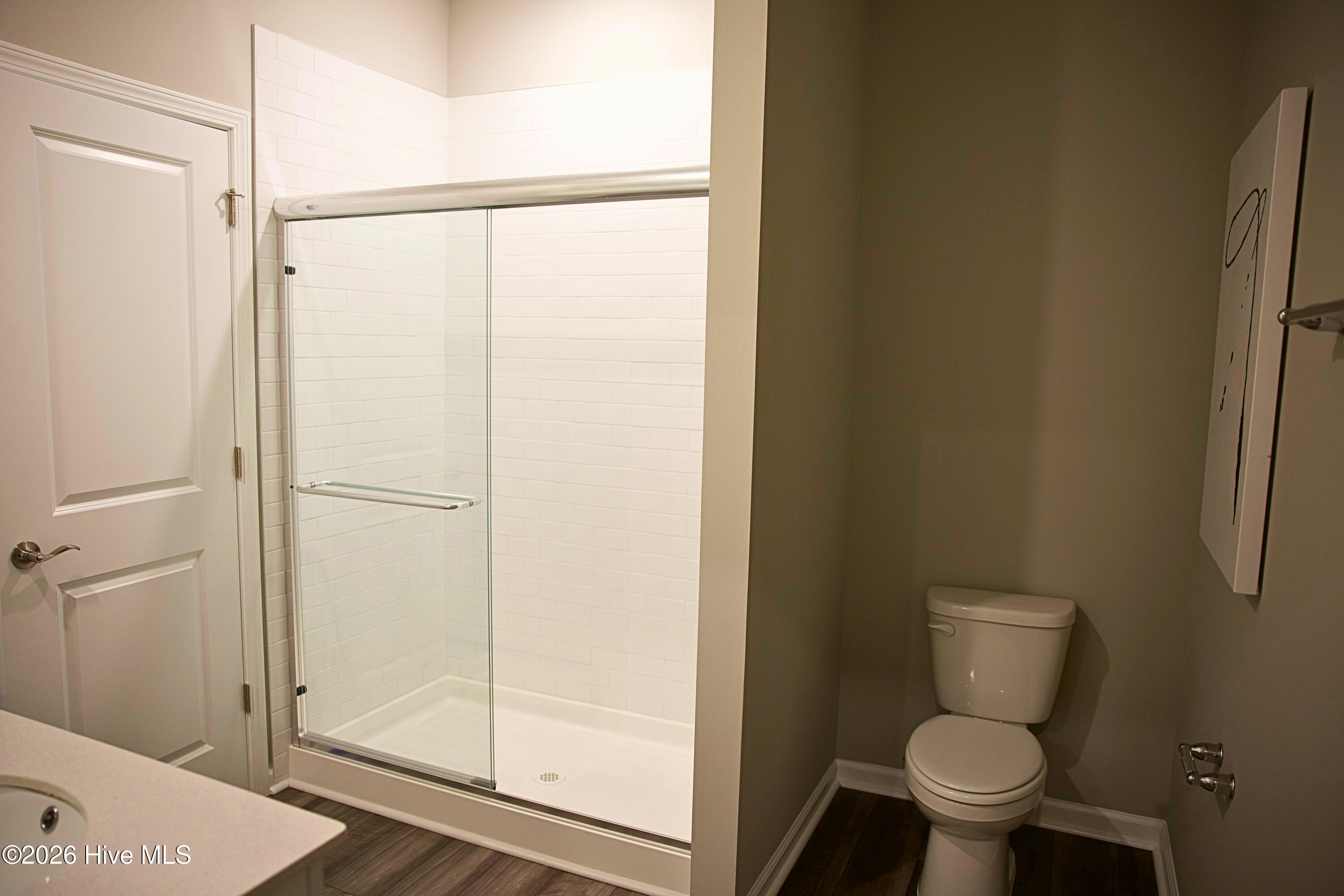 100549439 | Photo 11