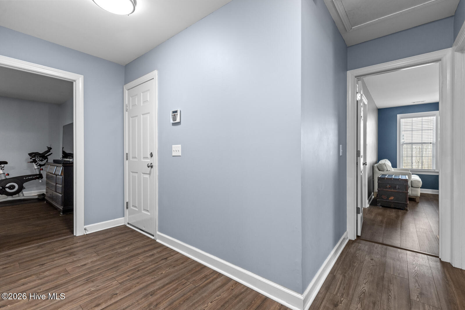 100569280 | Photo 22