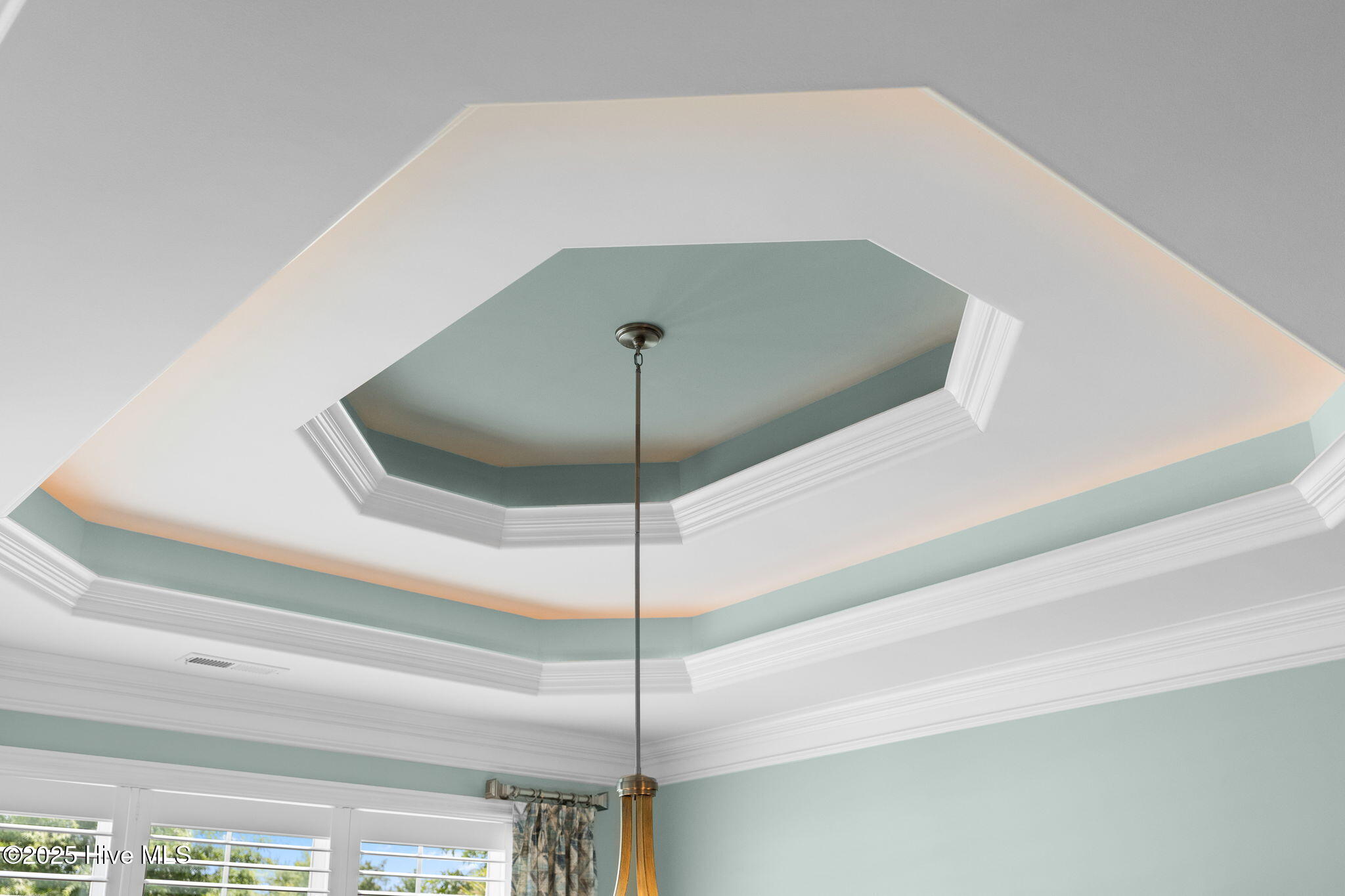 100521657 | Photo 15