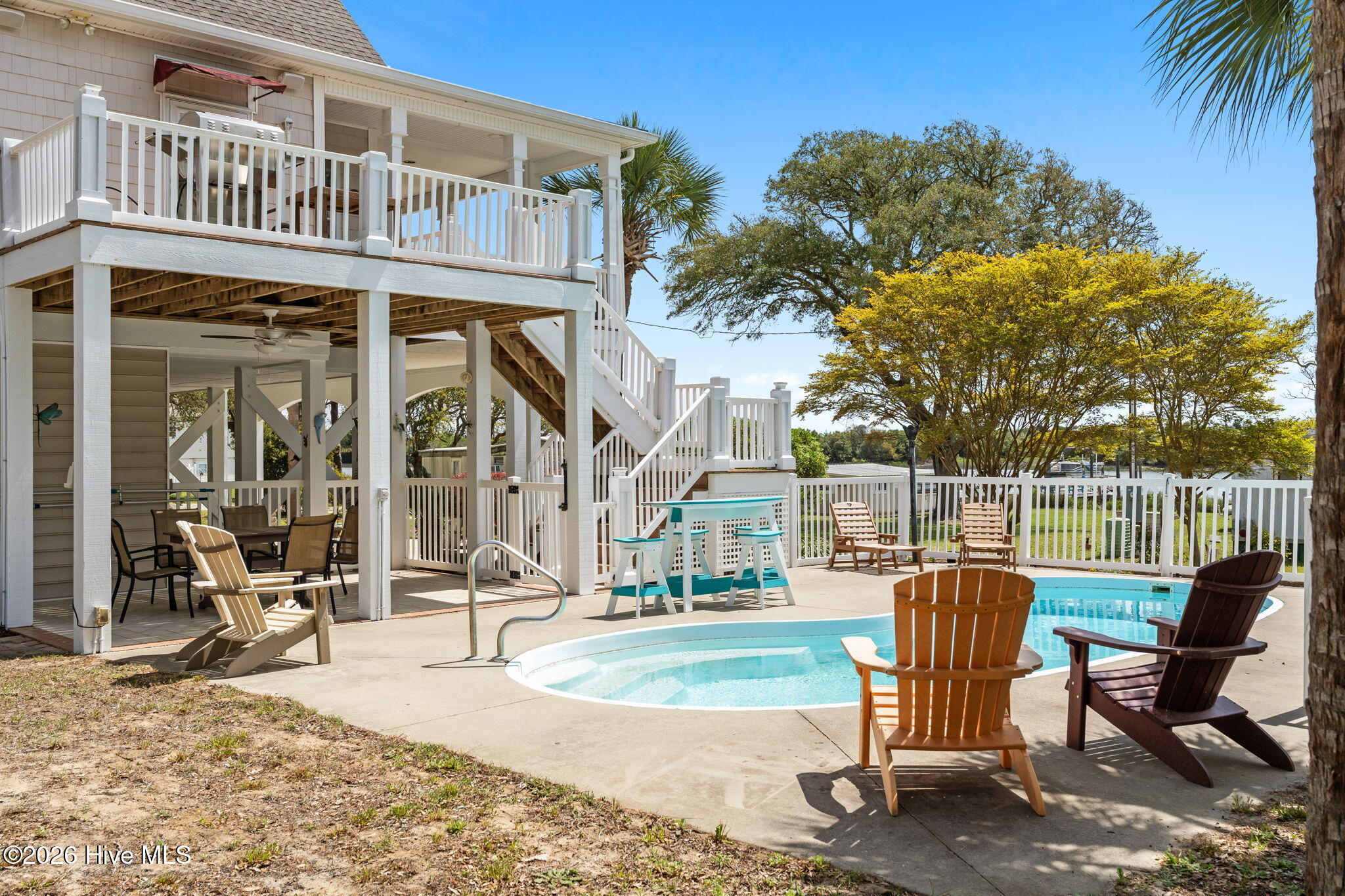 100566344 | Photo 24