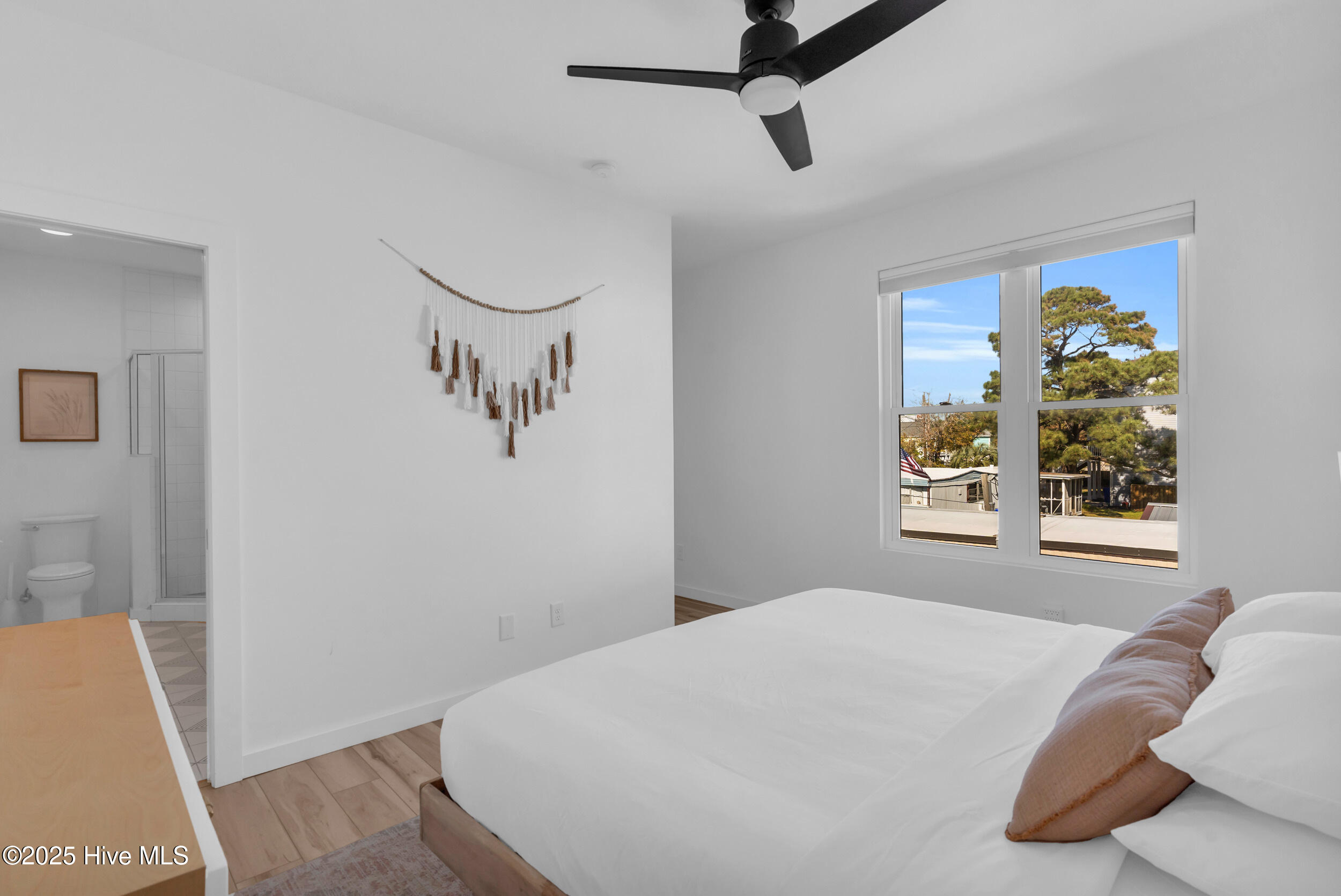 100541692 | Photo 22