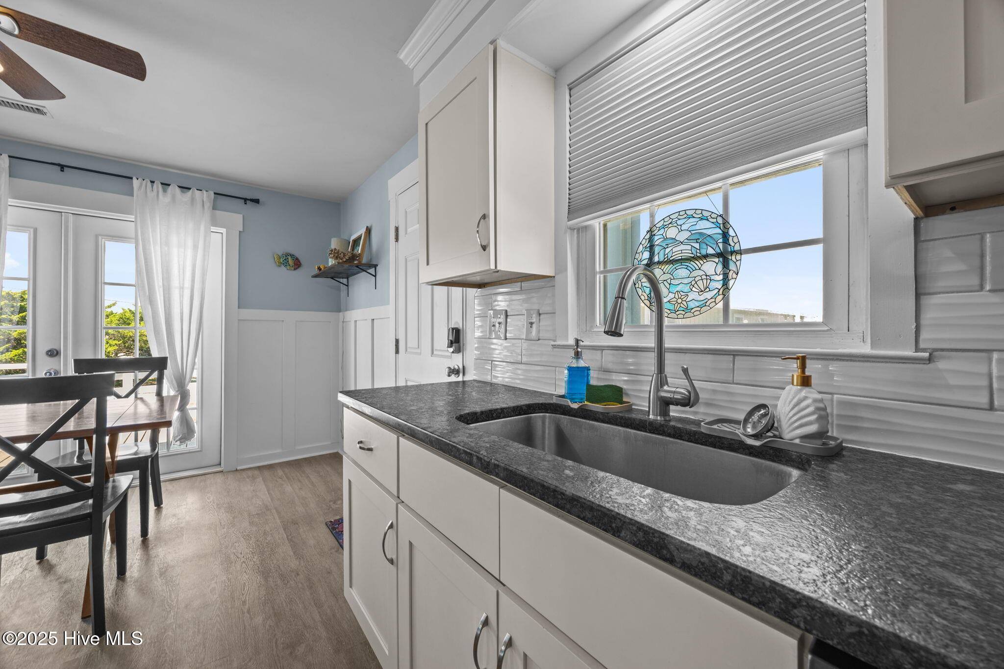 100532848 | Photo 12