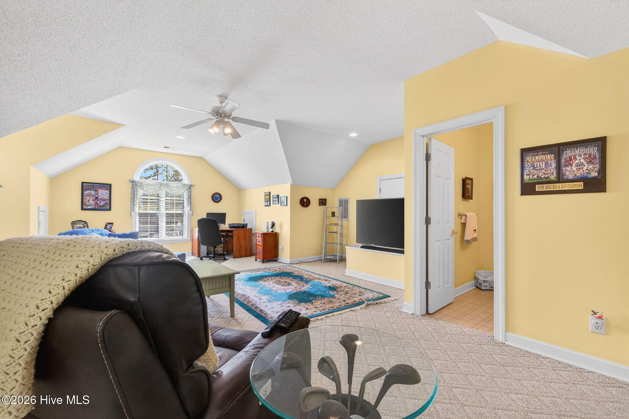 100557579 | Photo 33