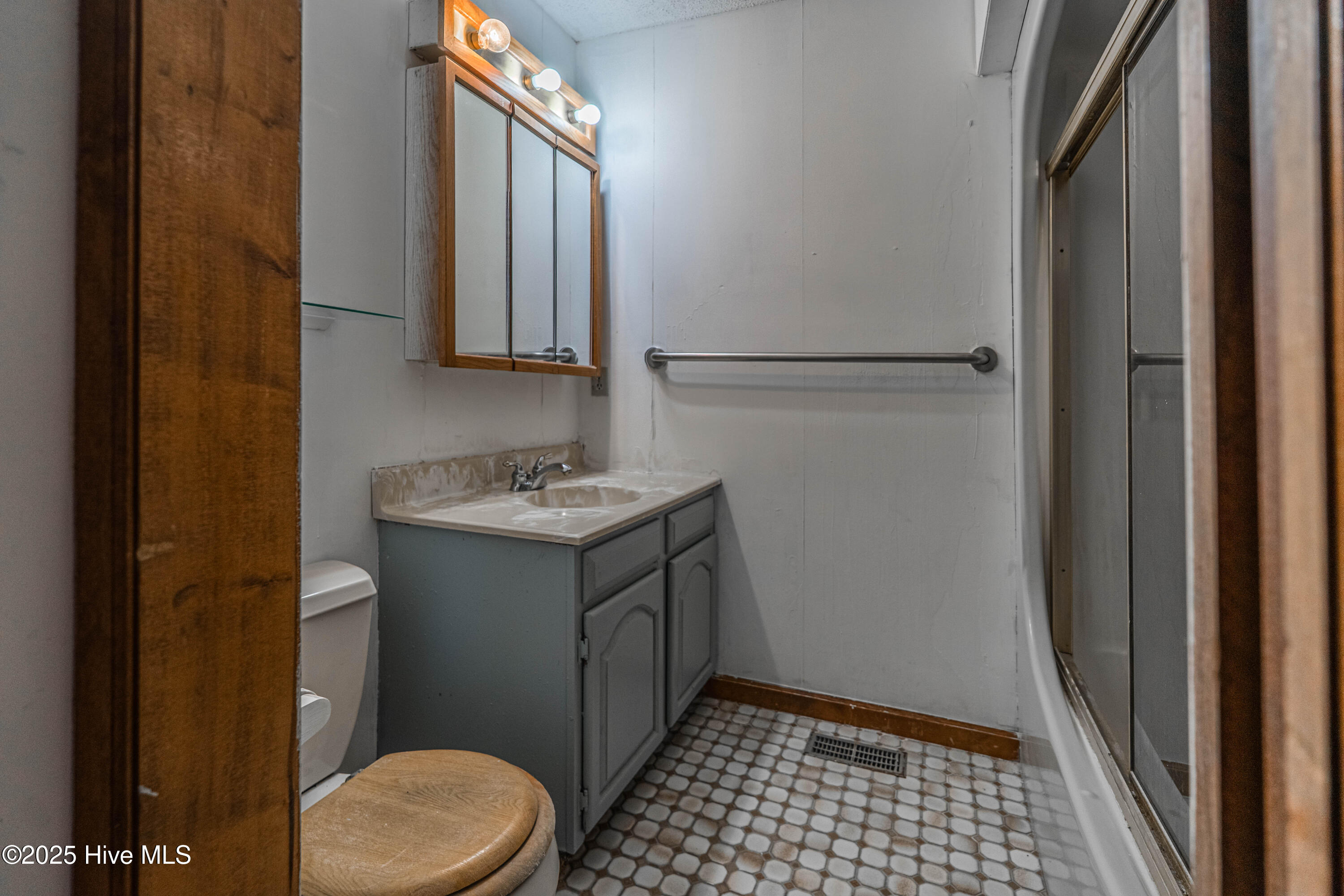 100536472 | Photo 30