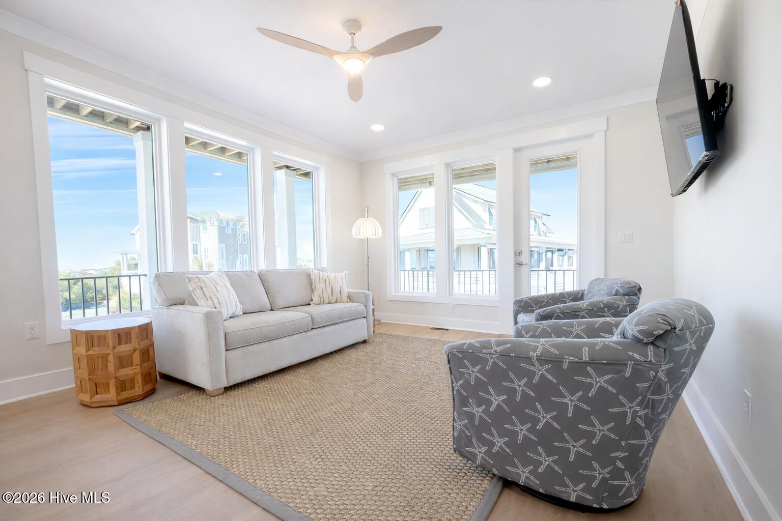 100542941 | Photo 20