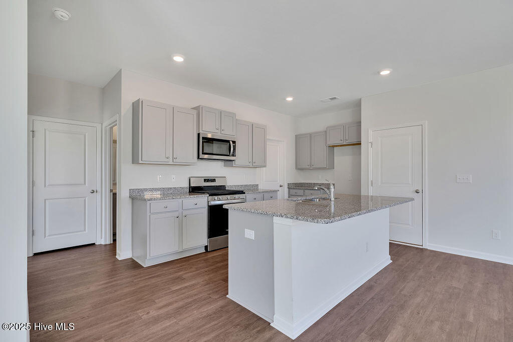 100545171 | Photo 10