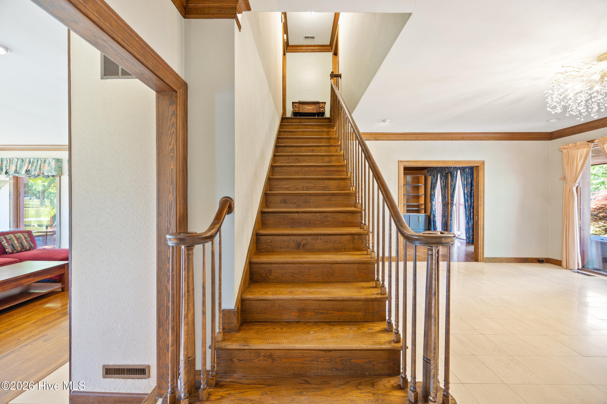 028 ccd 260504 stairway