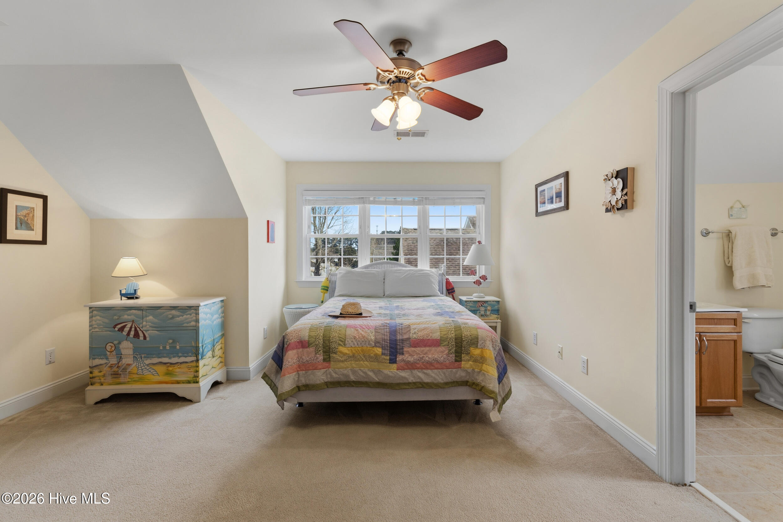 100557149 | Photo 36