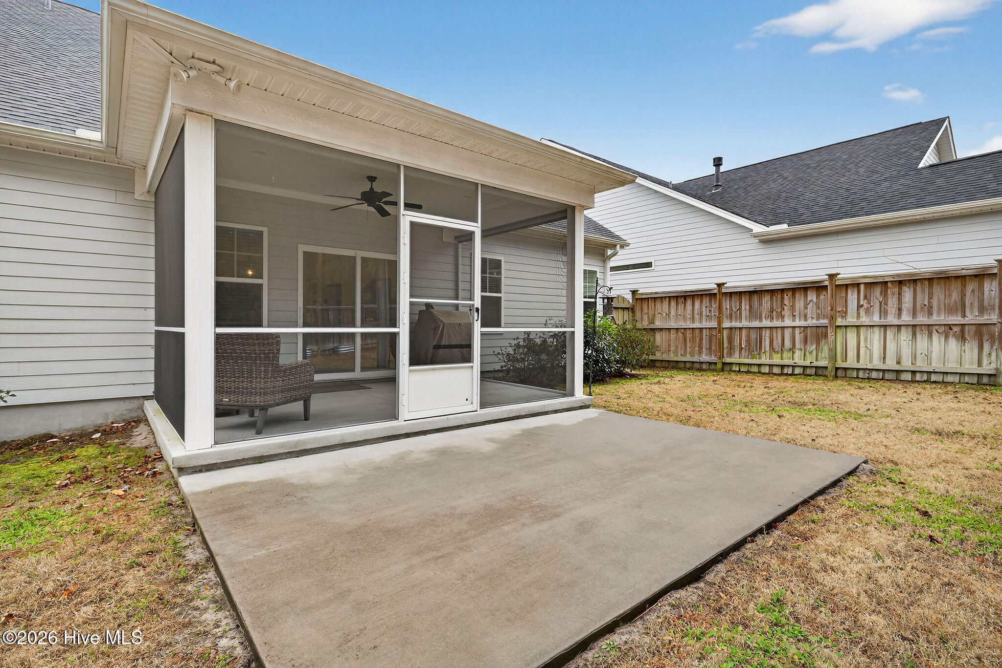 100557170 | Photo 11