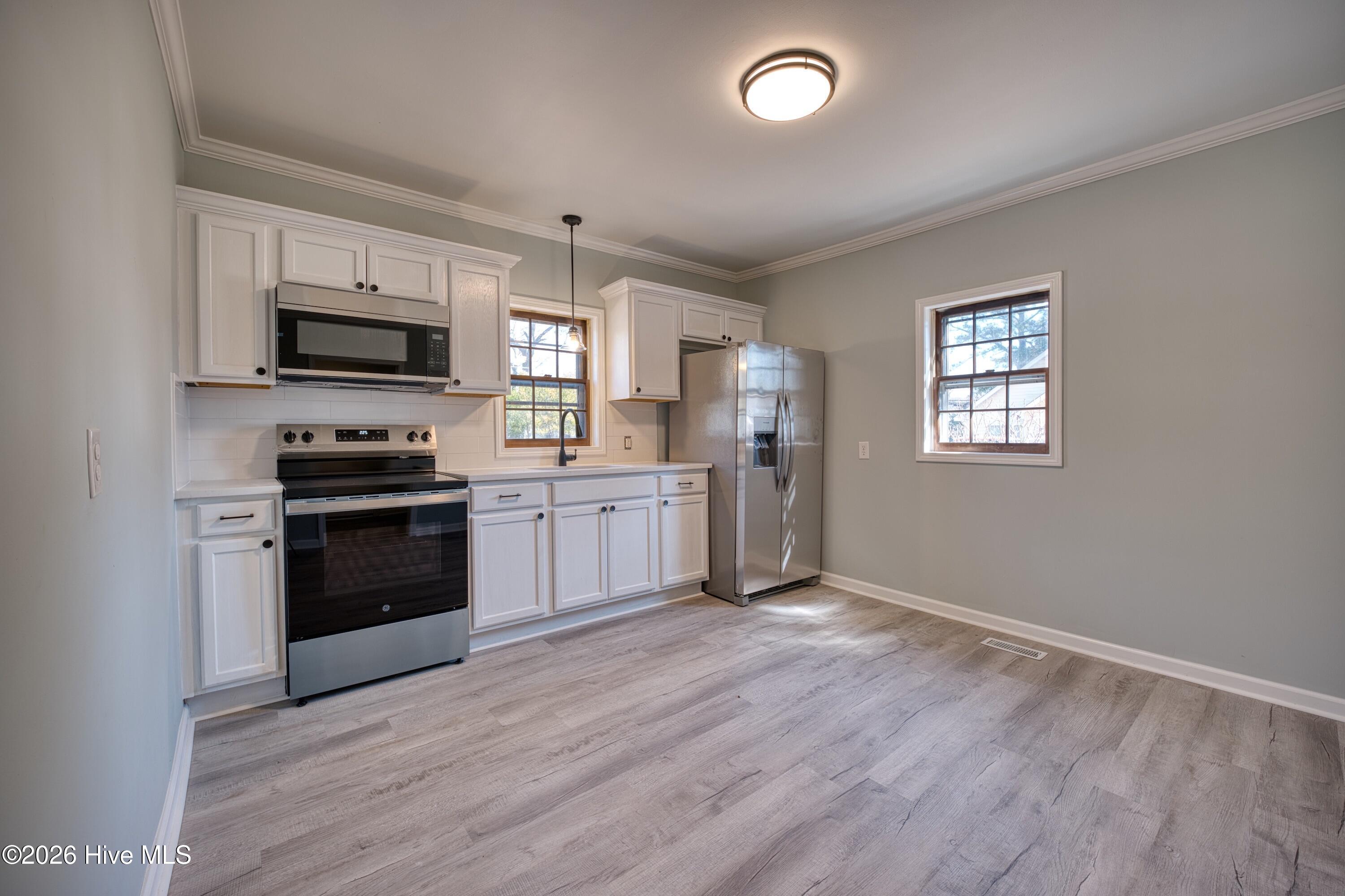 Undisclosed Address, Farmville, NC, 27828