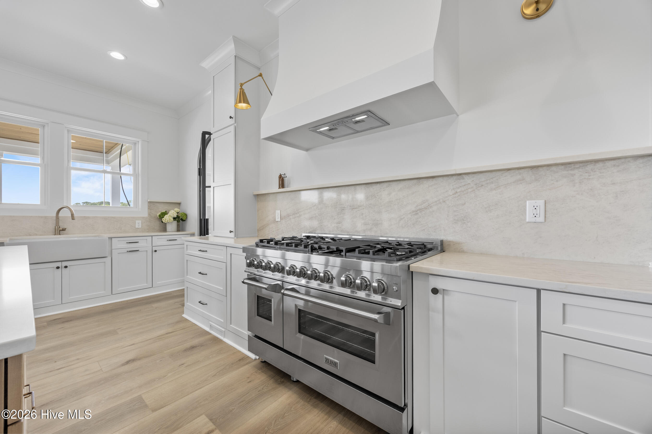 100570401 | Photo 24