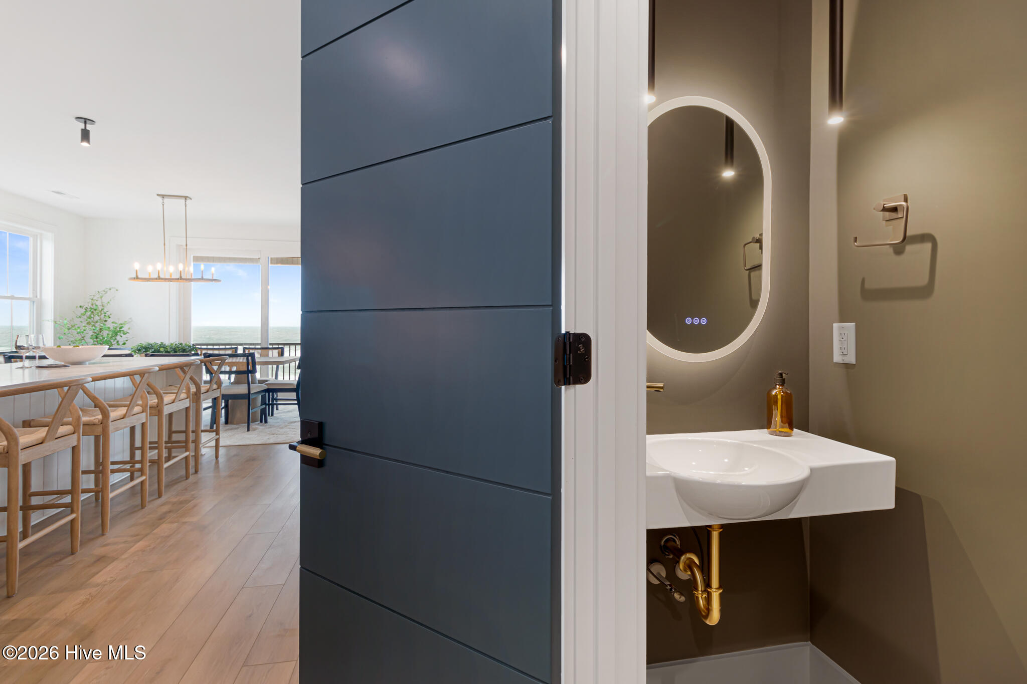 100556926 | Photo 14