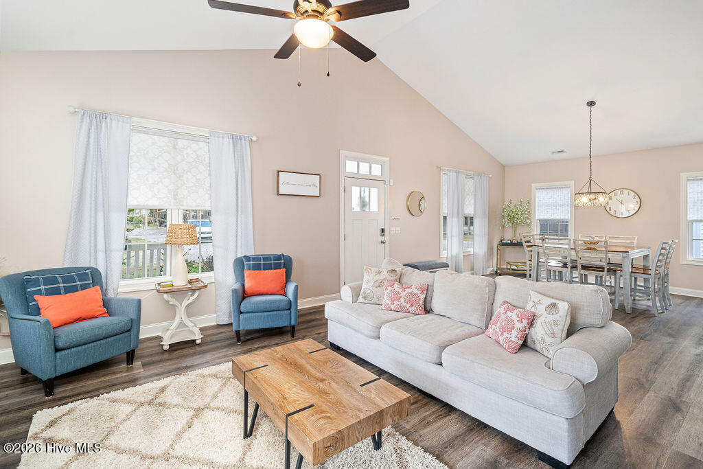 100559649 | Photo 15