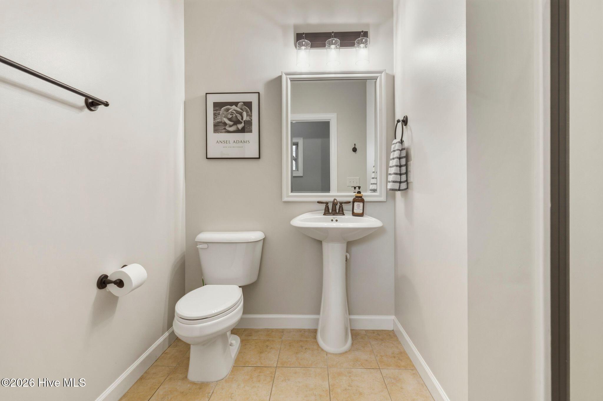 100562110 | Photo 35