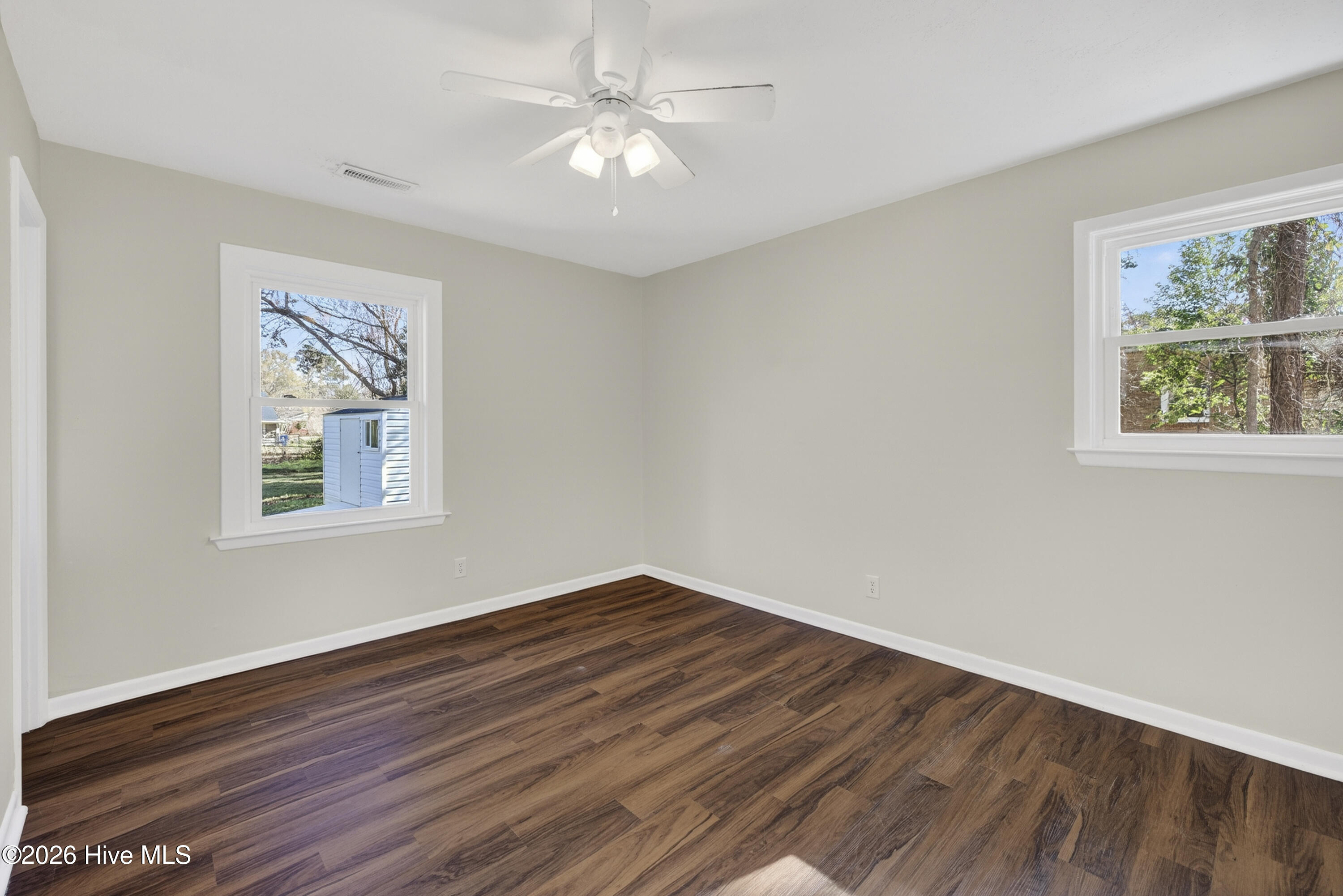 100560540 | Photo 32