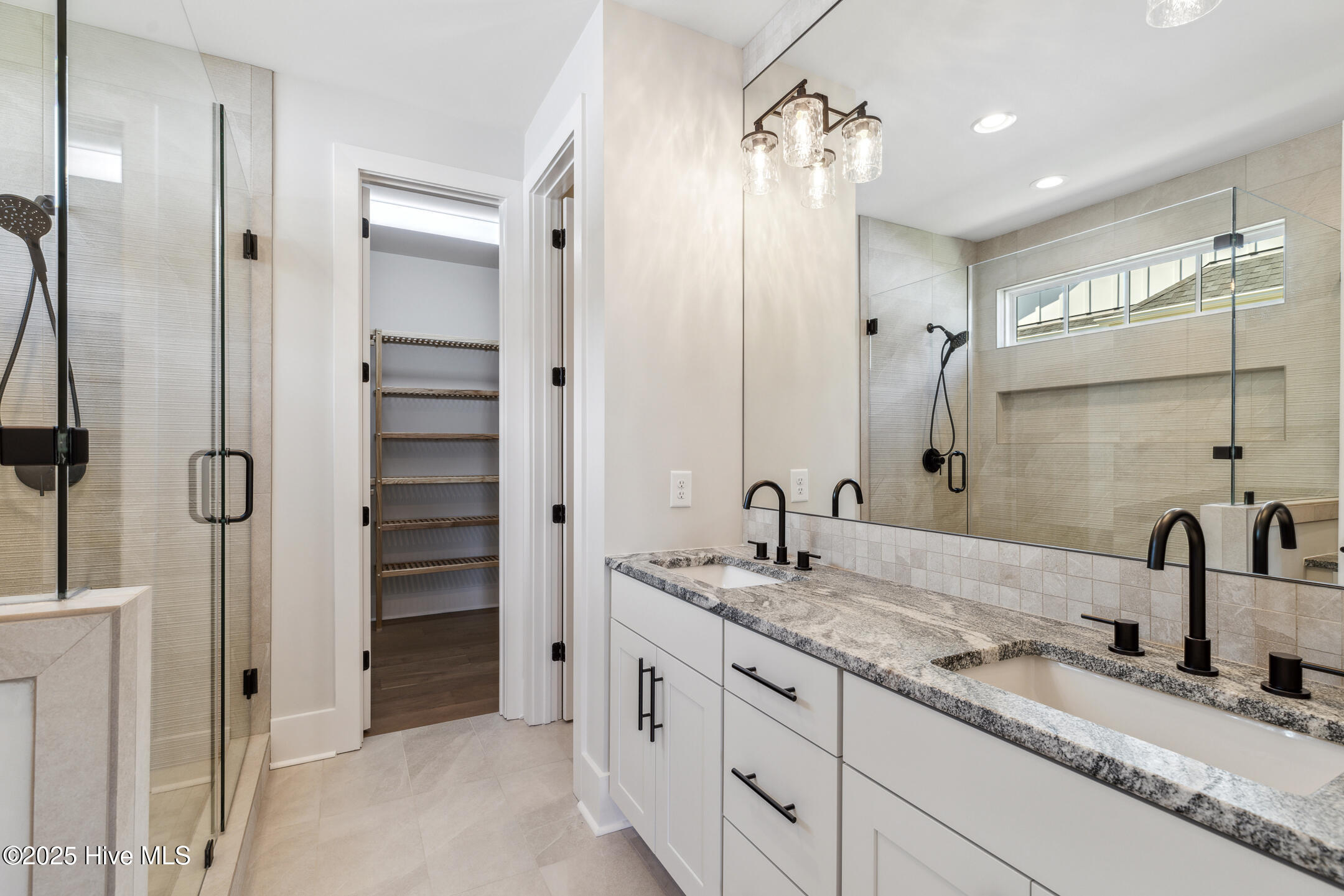 100461244 | Photo 54