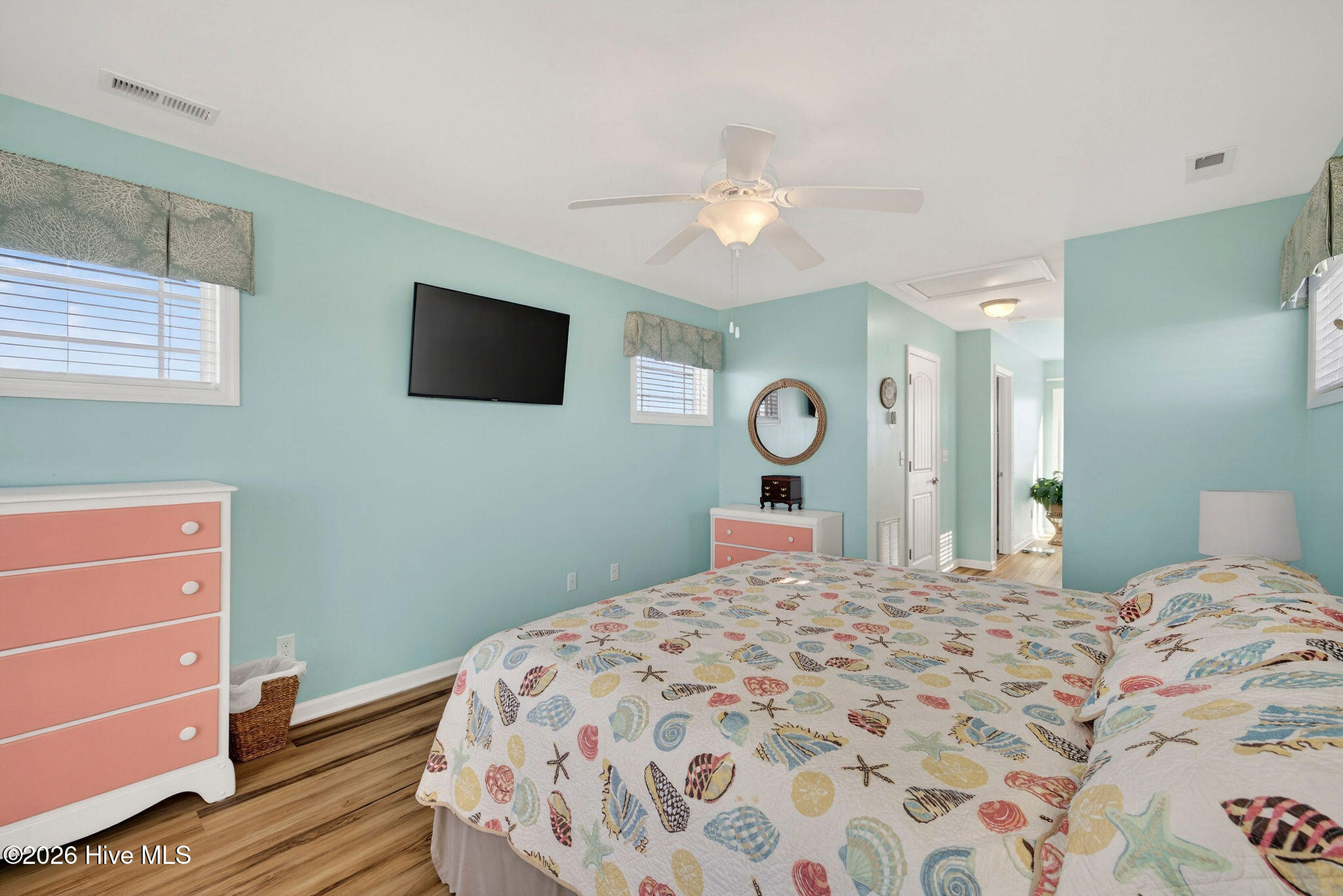 100549584 | Photo 32