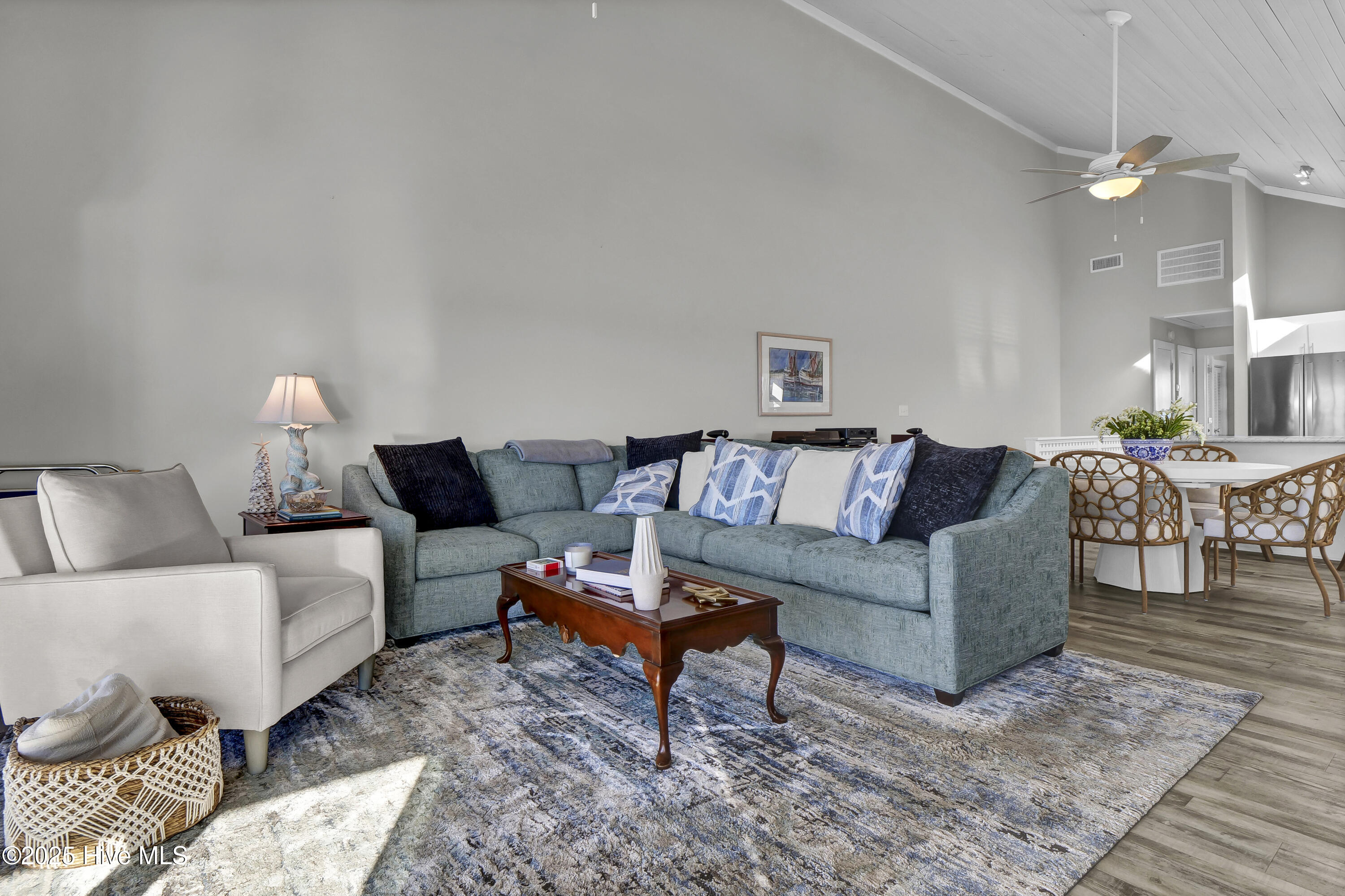 100469434 | Photo 11