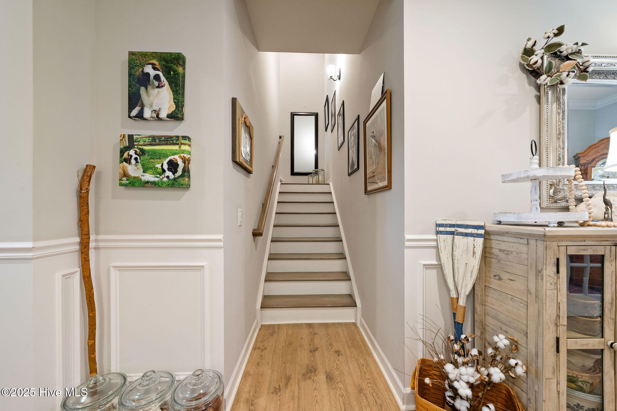 100529341 | Photo 45