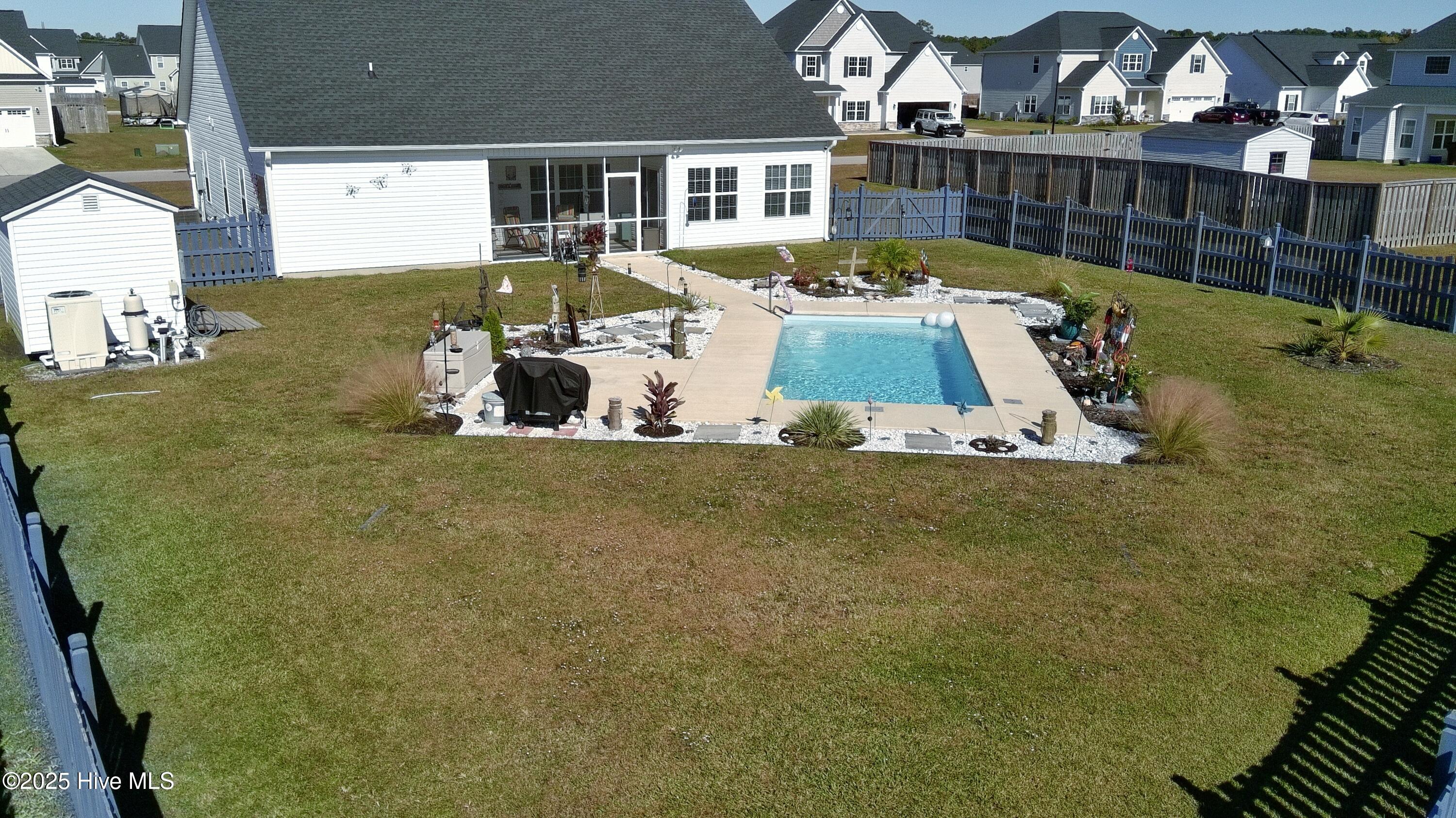 100540901 | Photo 85