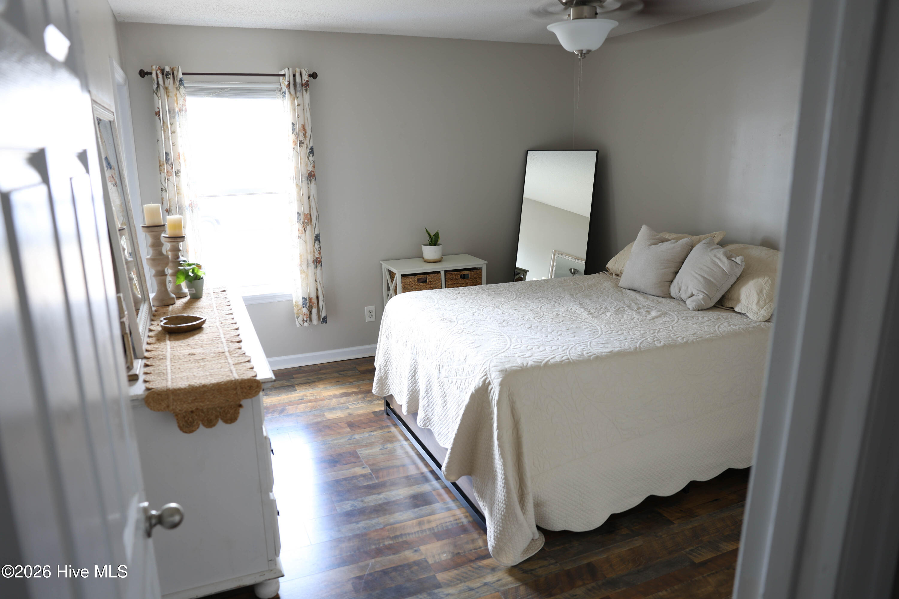 100558829 | Photo 24