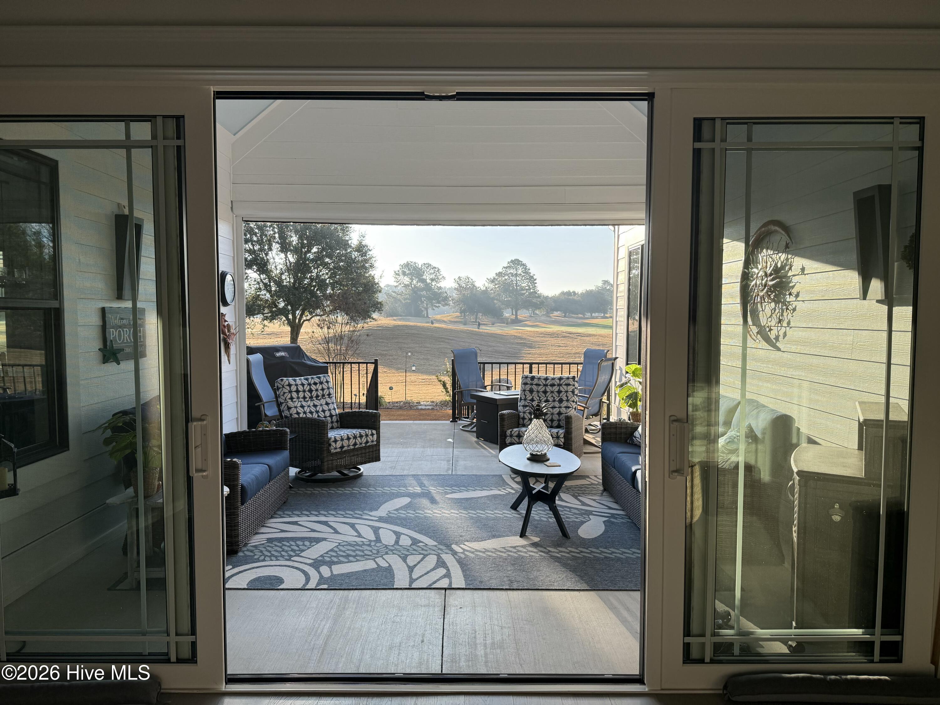 100547698 | Photo 54