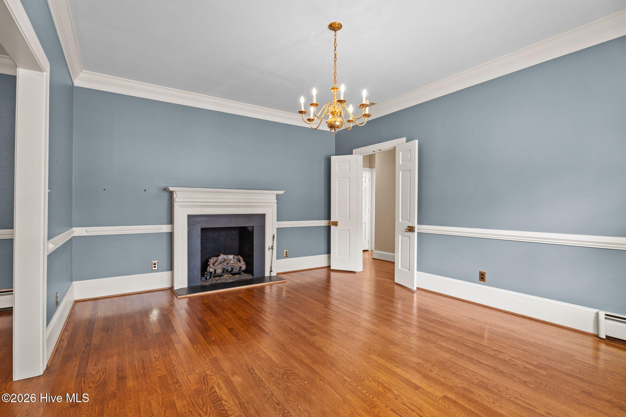 401 Brentwood Drive N