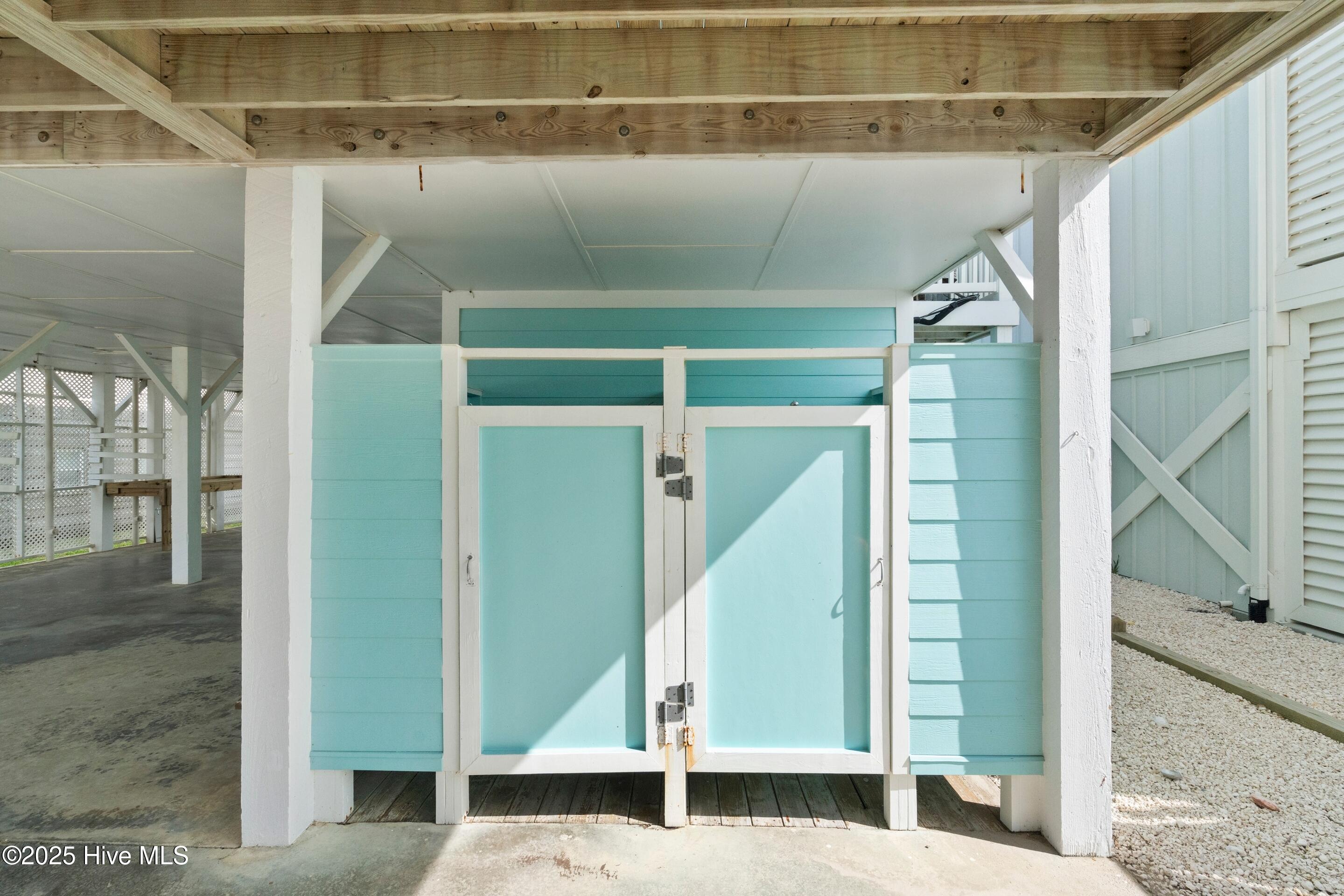 100526727 | Photo 43