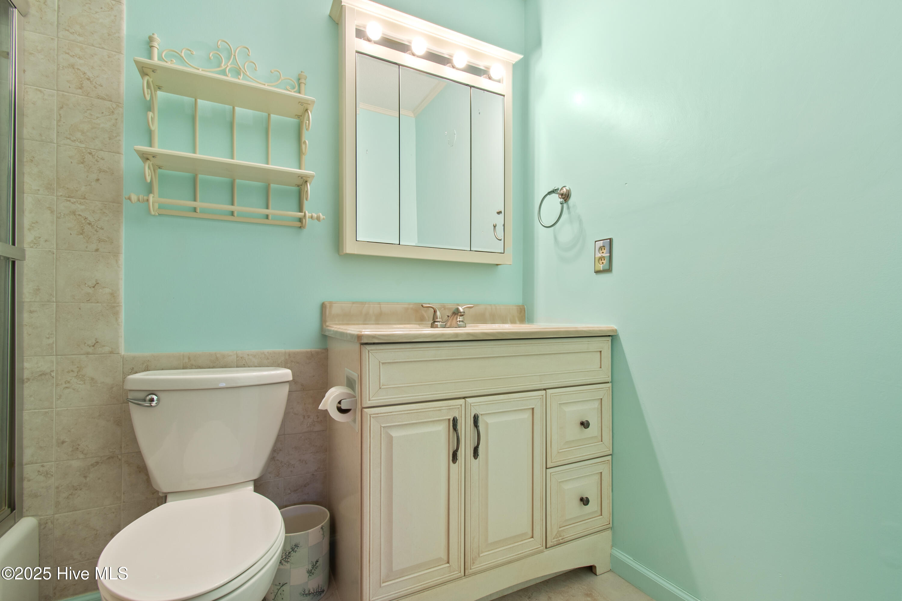 100538072 | Photo 26