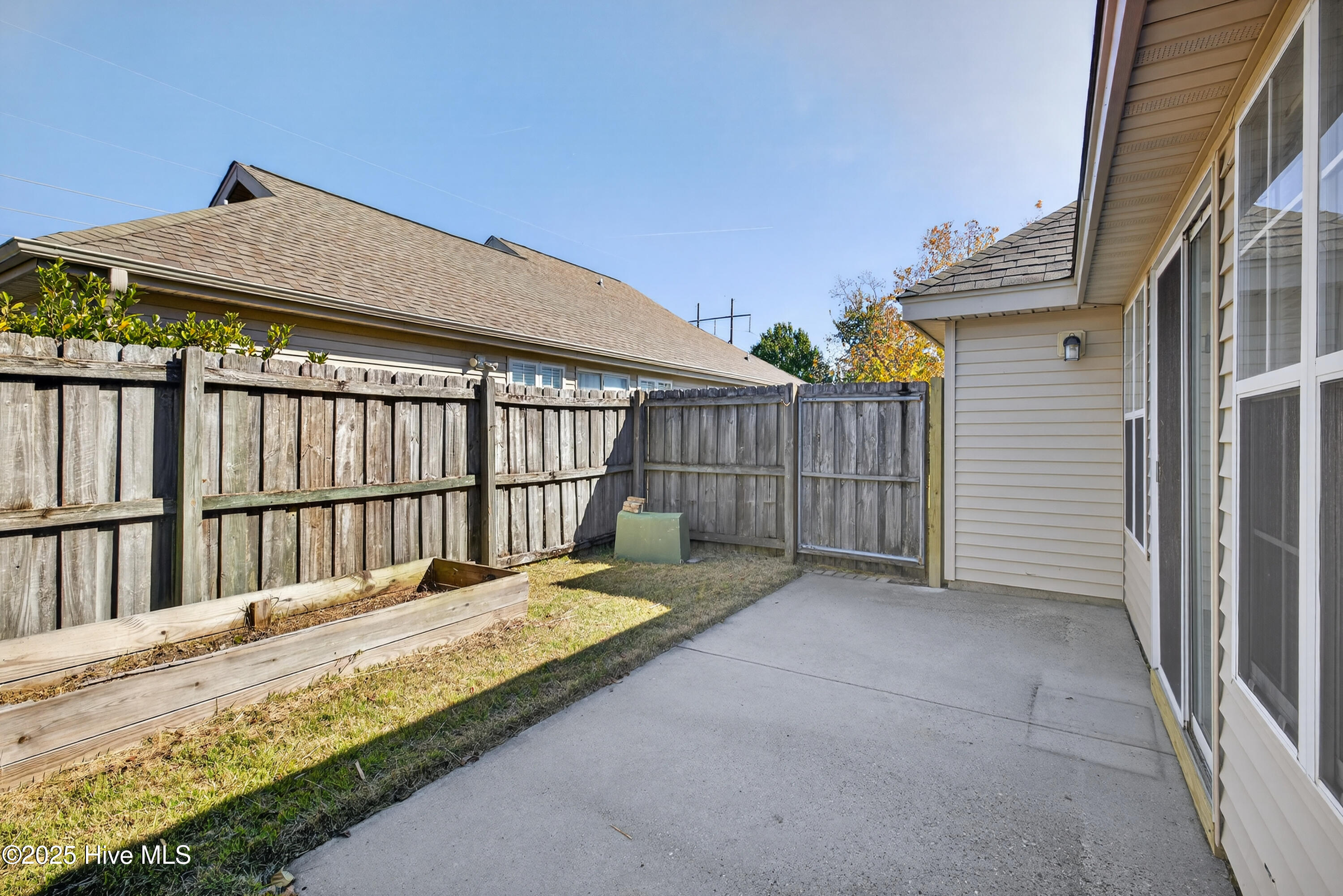 100541920 | Photo 30