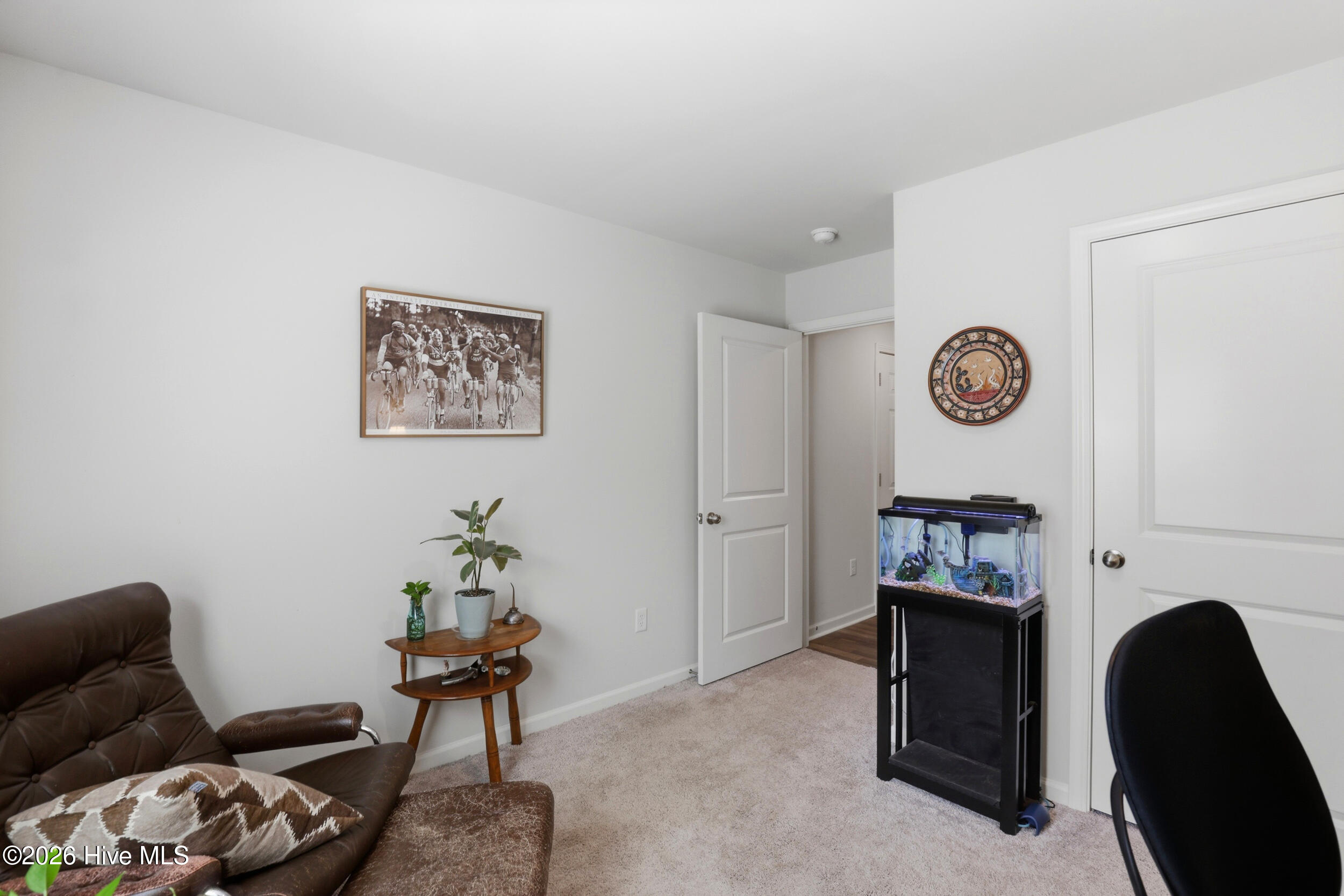 100565948 | Photo 33