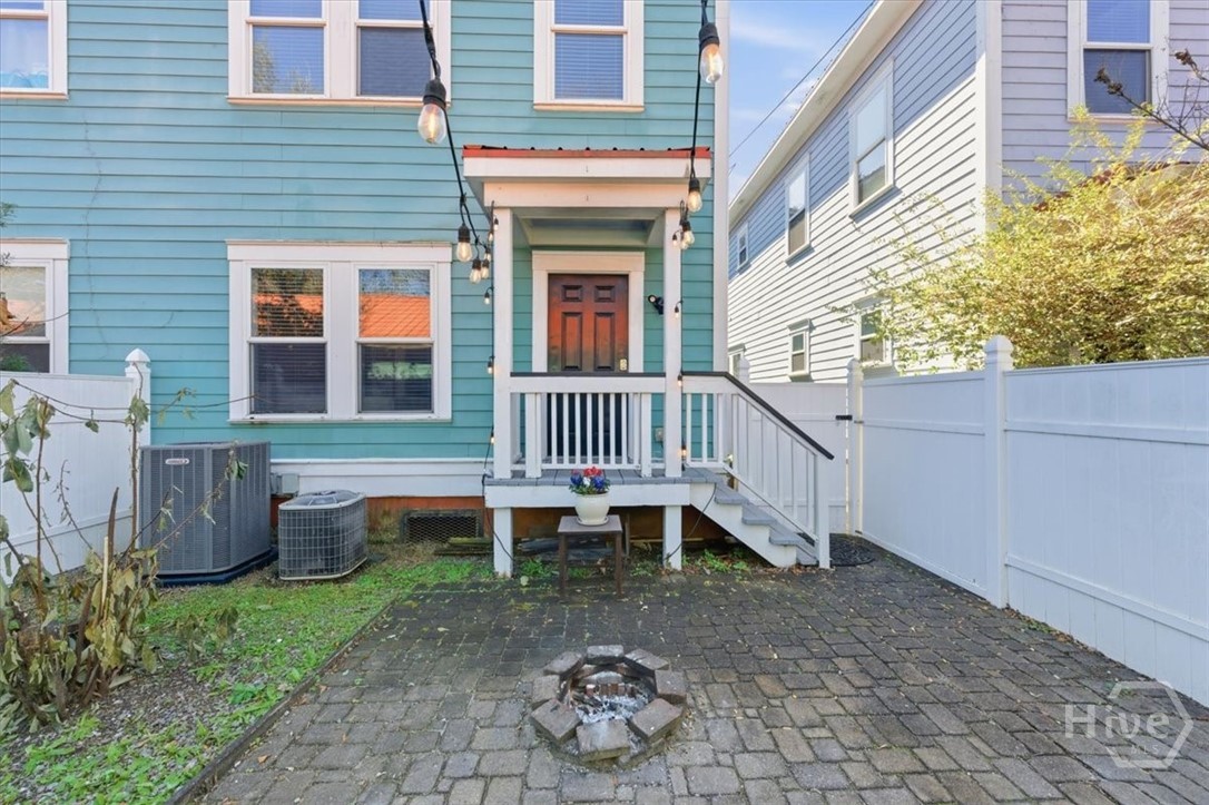 Rear Courtyard entry