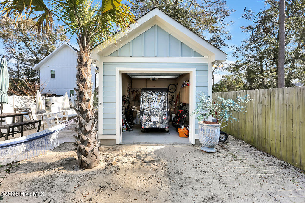 100549041 | Photo 50