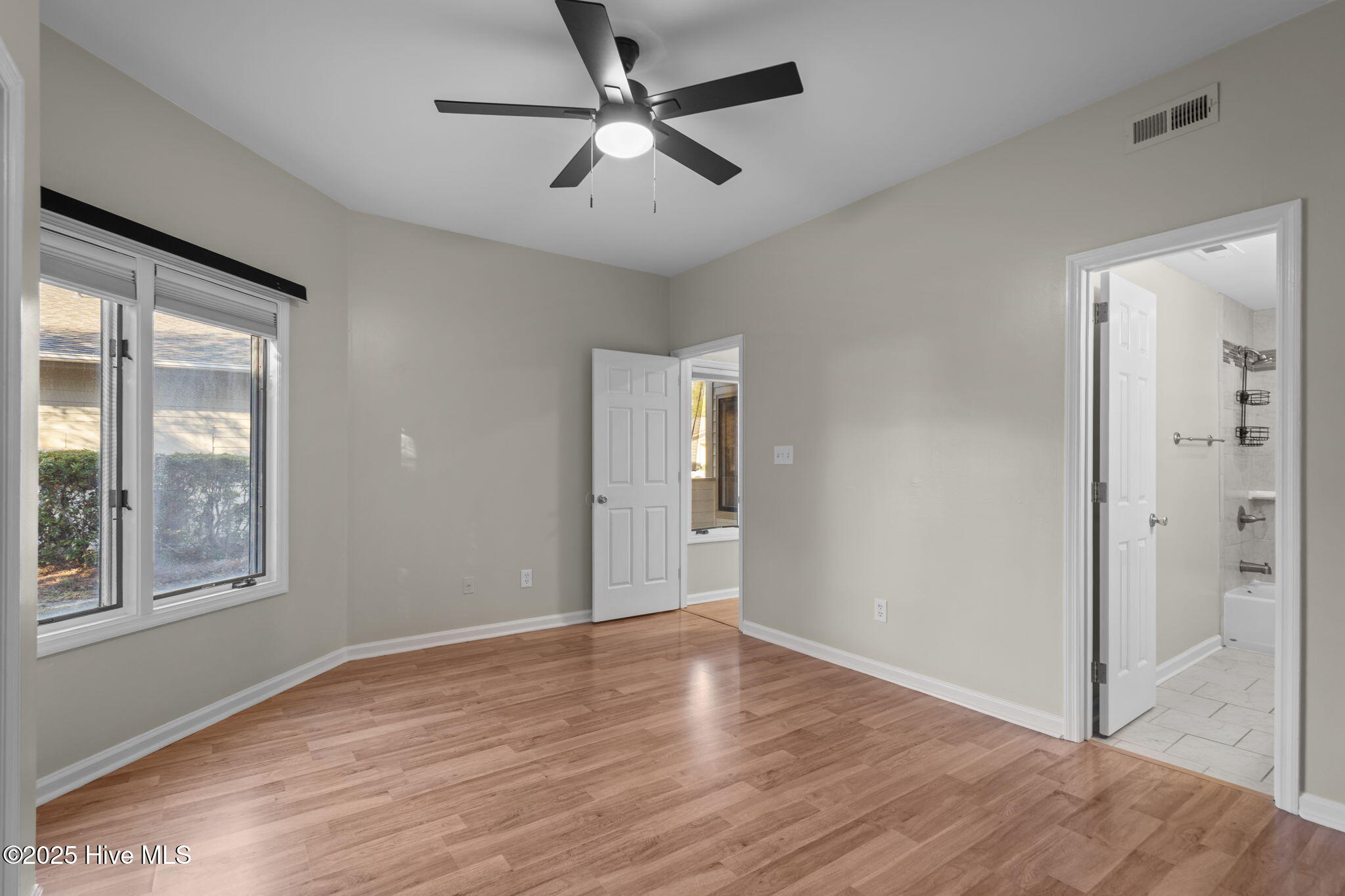 100539656 | Photo 20