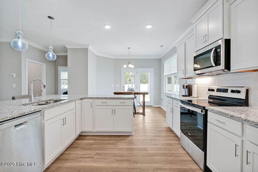 100563599 | Photo 58