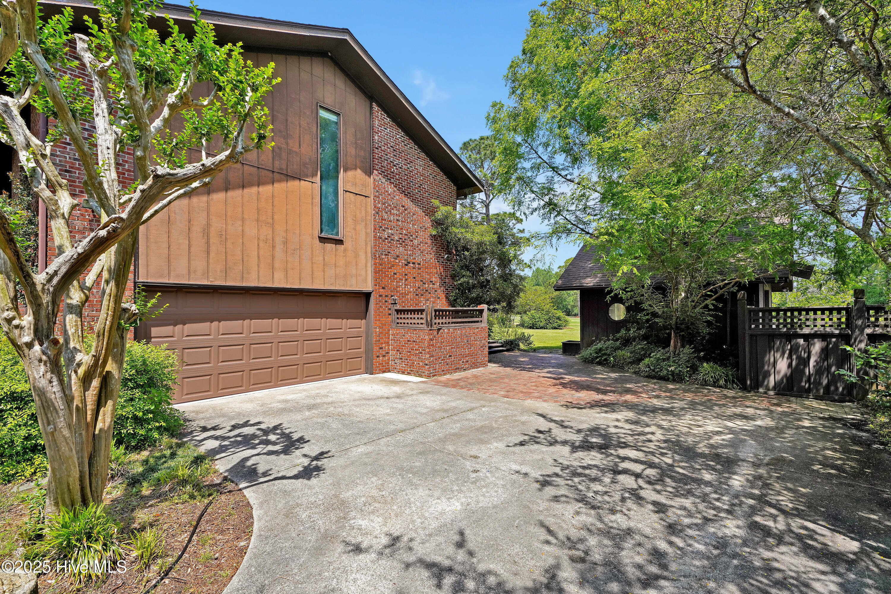 906RobertELeeDrive-57