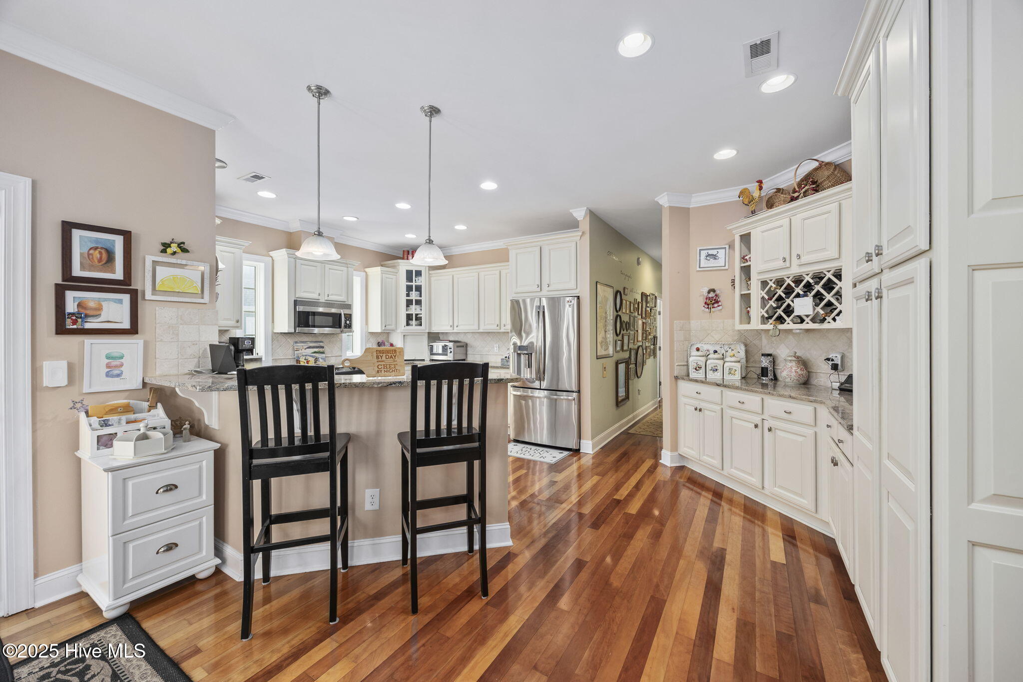 100542443 | Photo 14