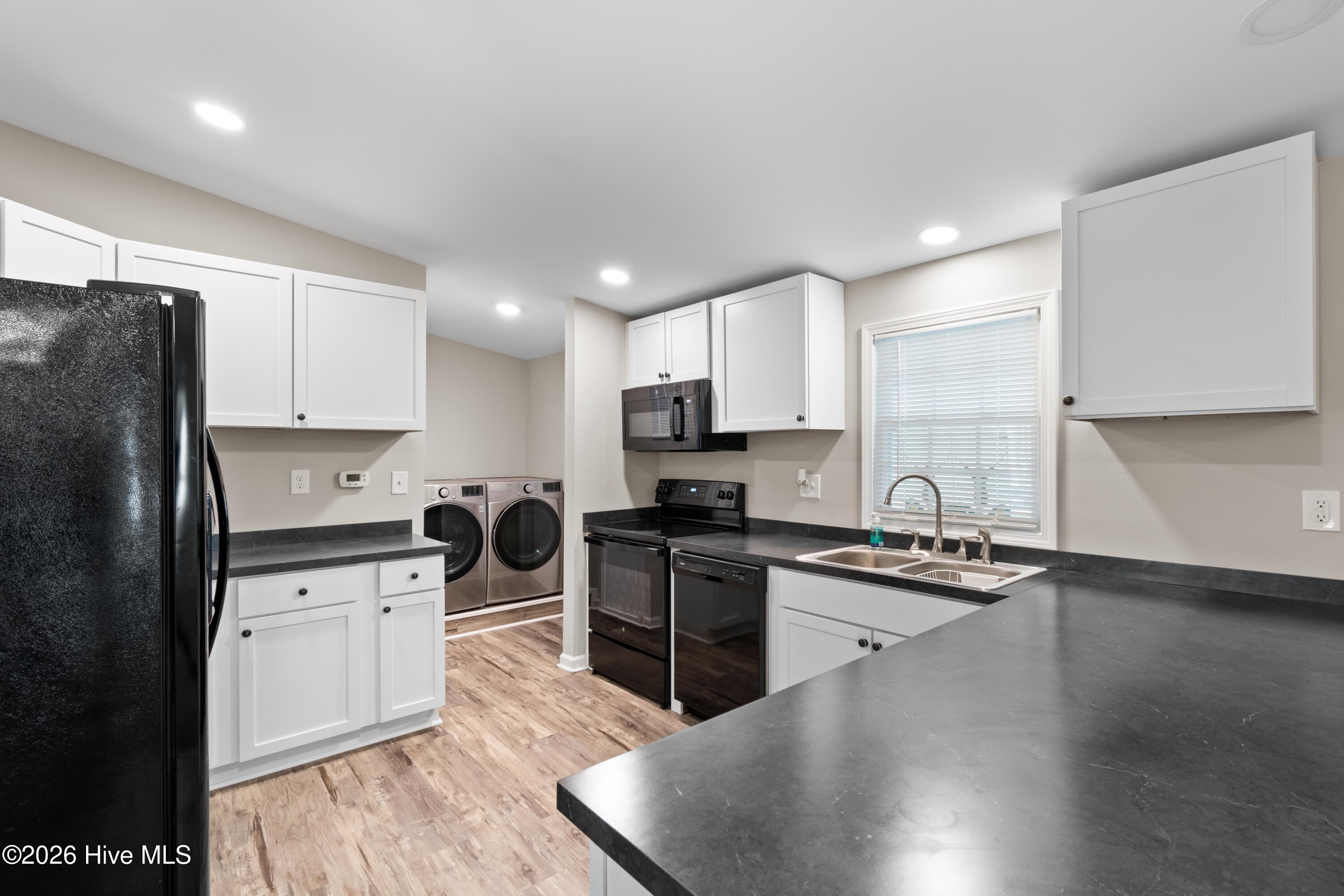 100562526 | Photo 13