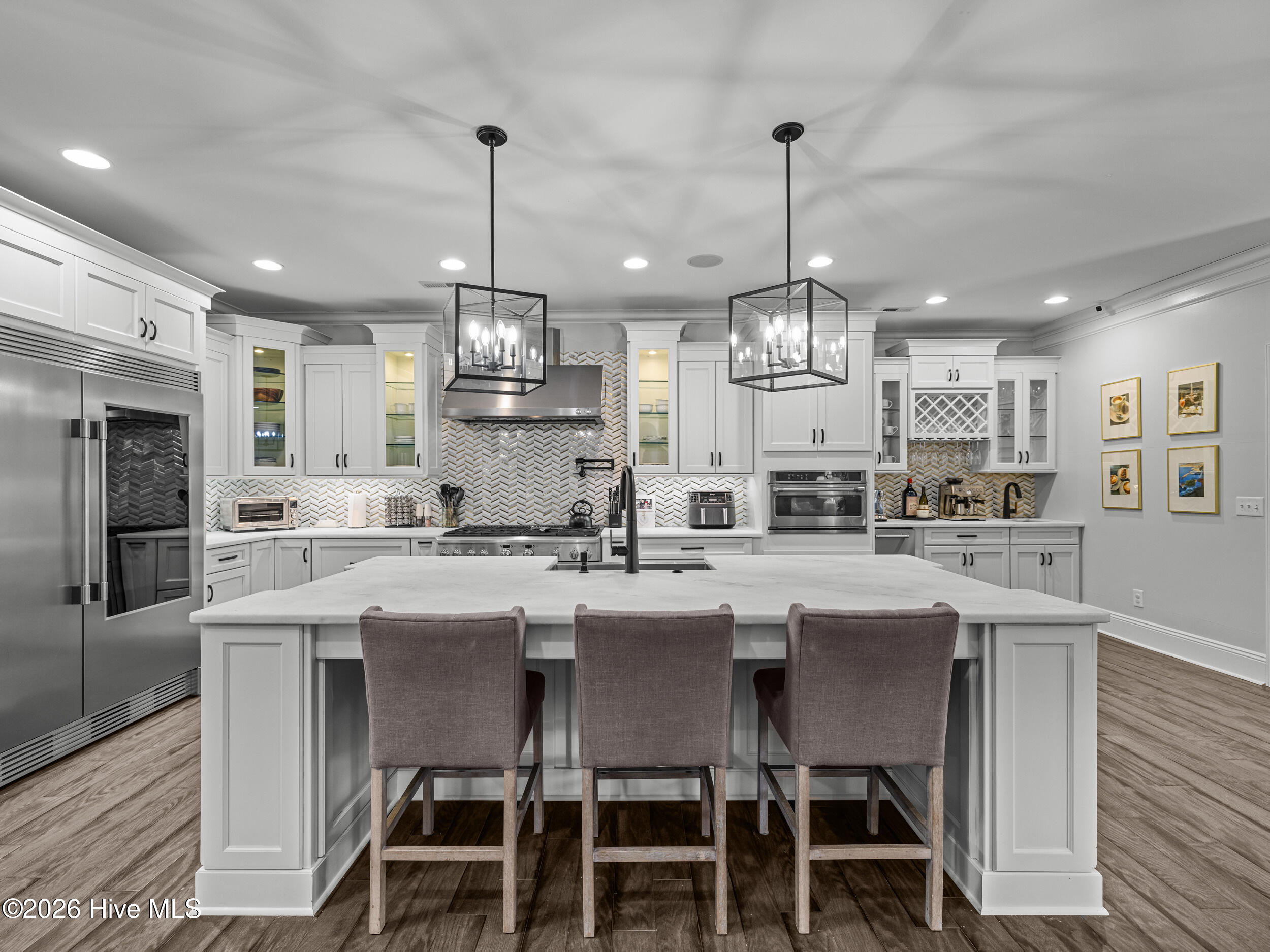 100557590 | Photo 22