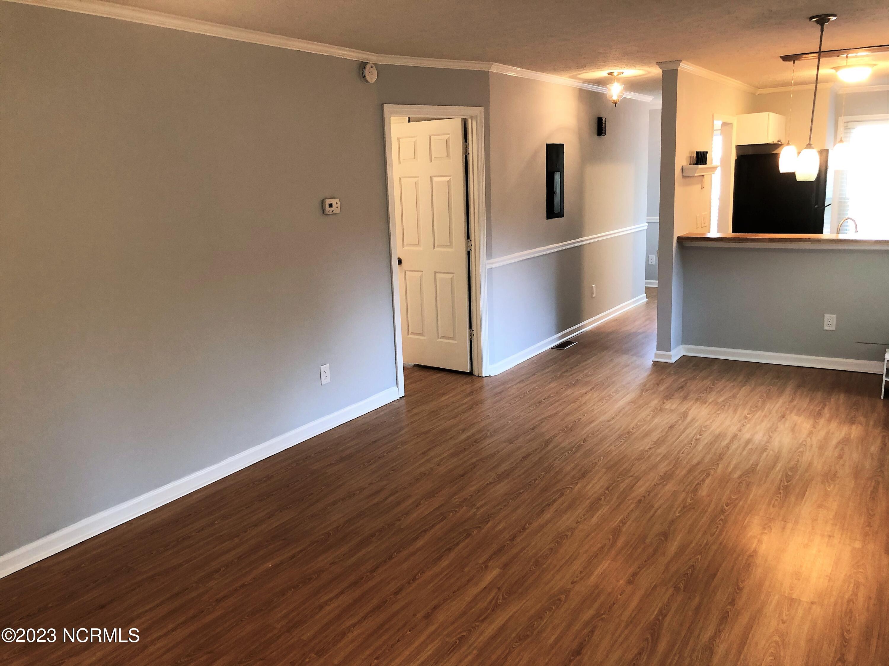 100565726 | Photo 11