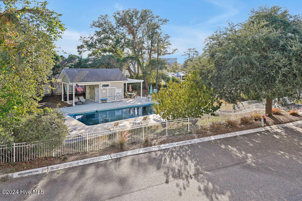 100542062 | Photo 34