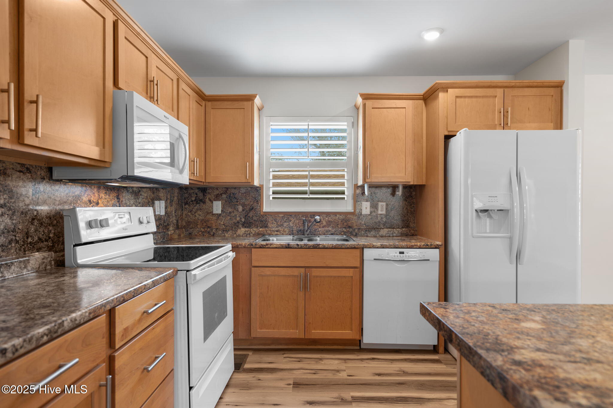 100529995 | Photo 17