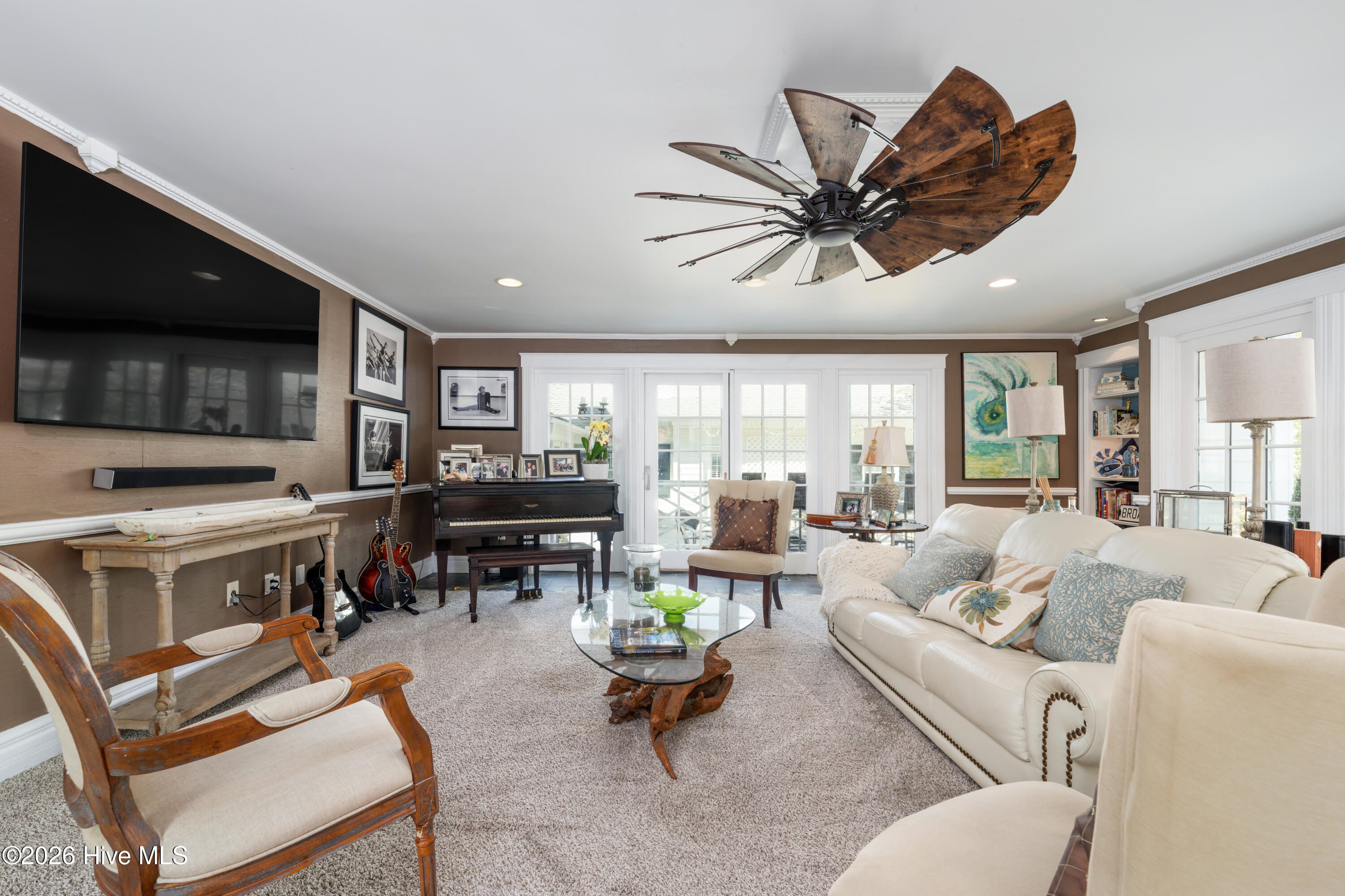 100565005 | Photo 24