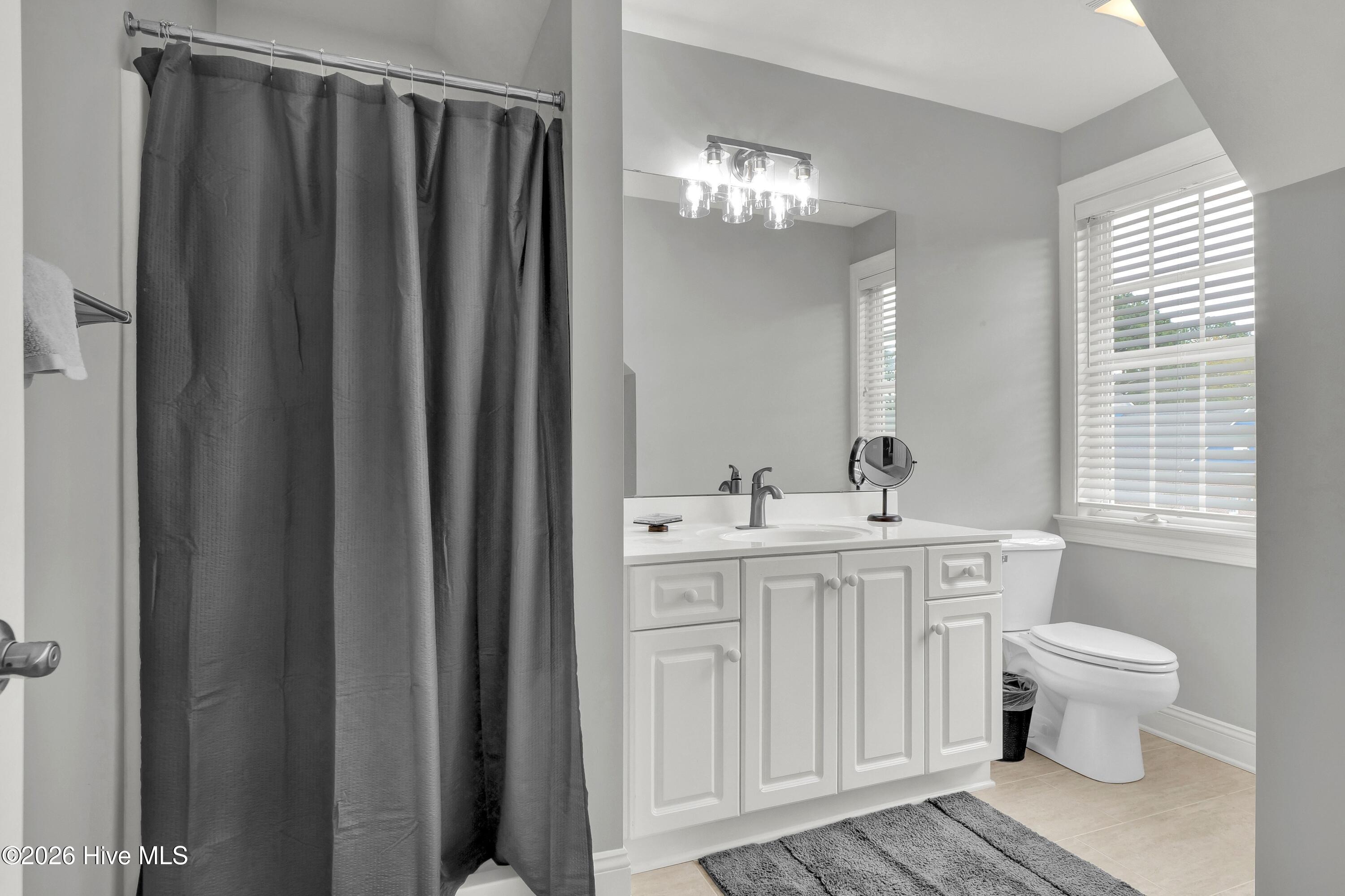 100563212 | Photo 30