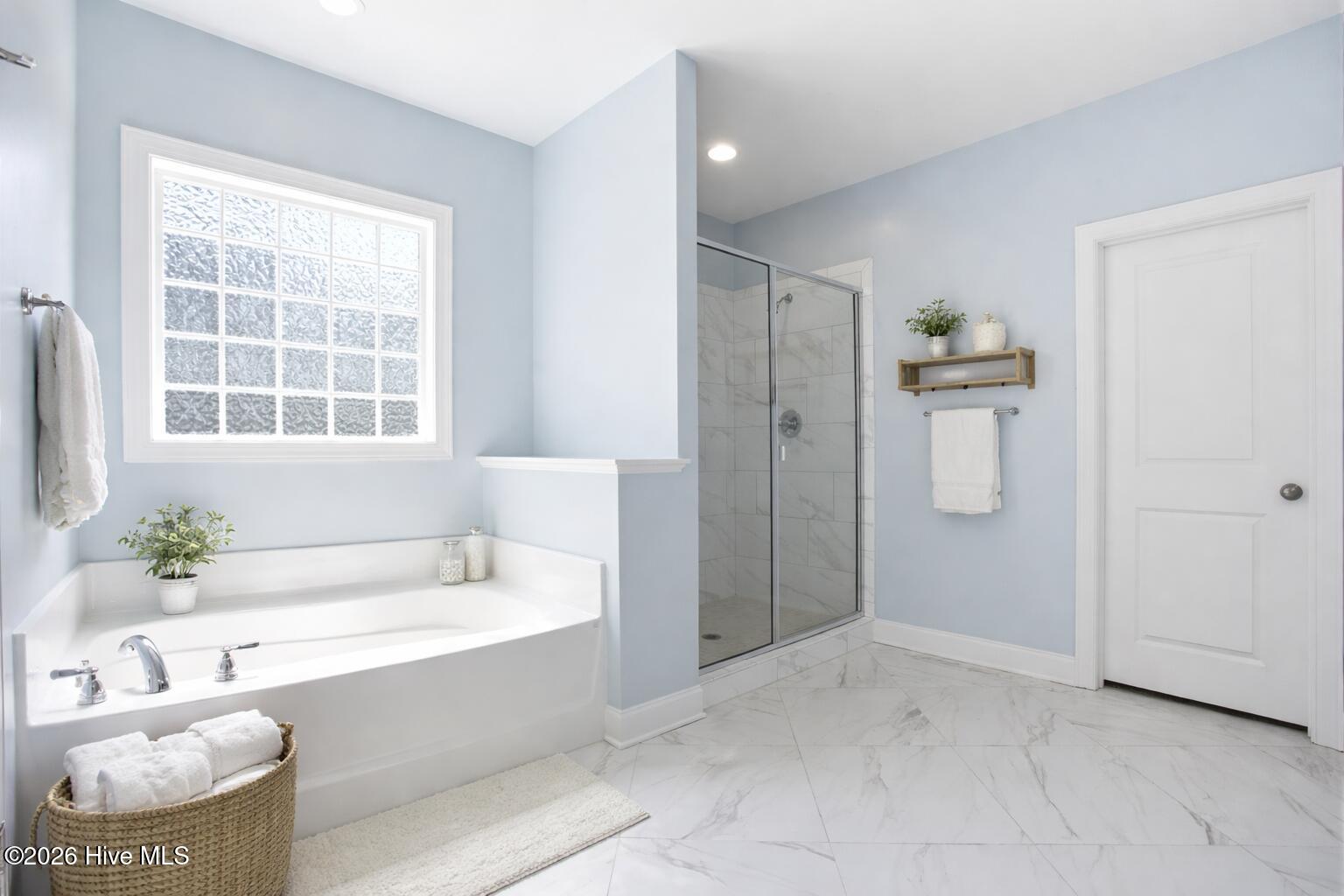 100562109 | Photo 51