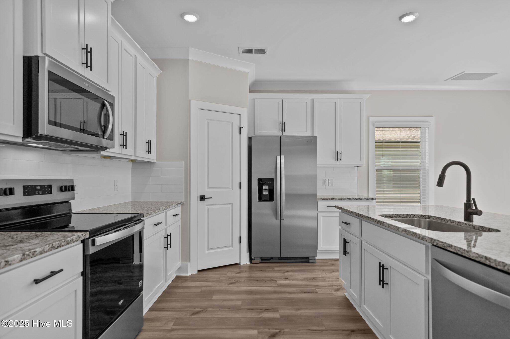 100505536 | Photo 12