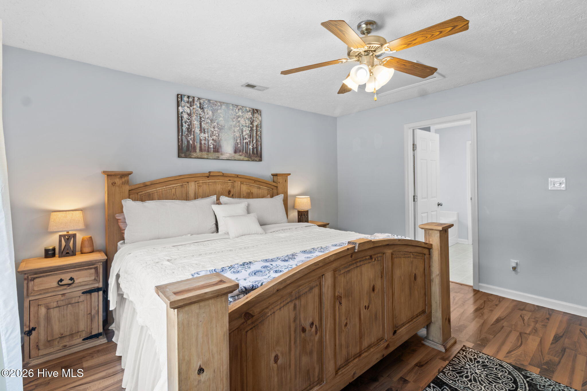 100561998 | Photo 18