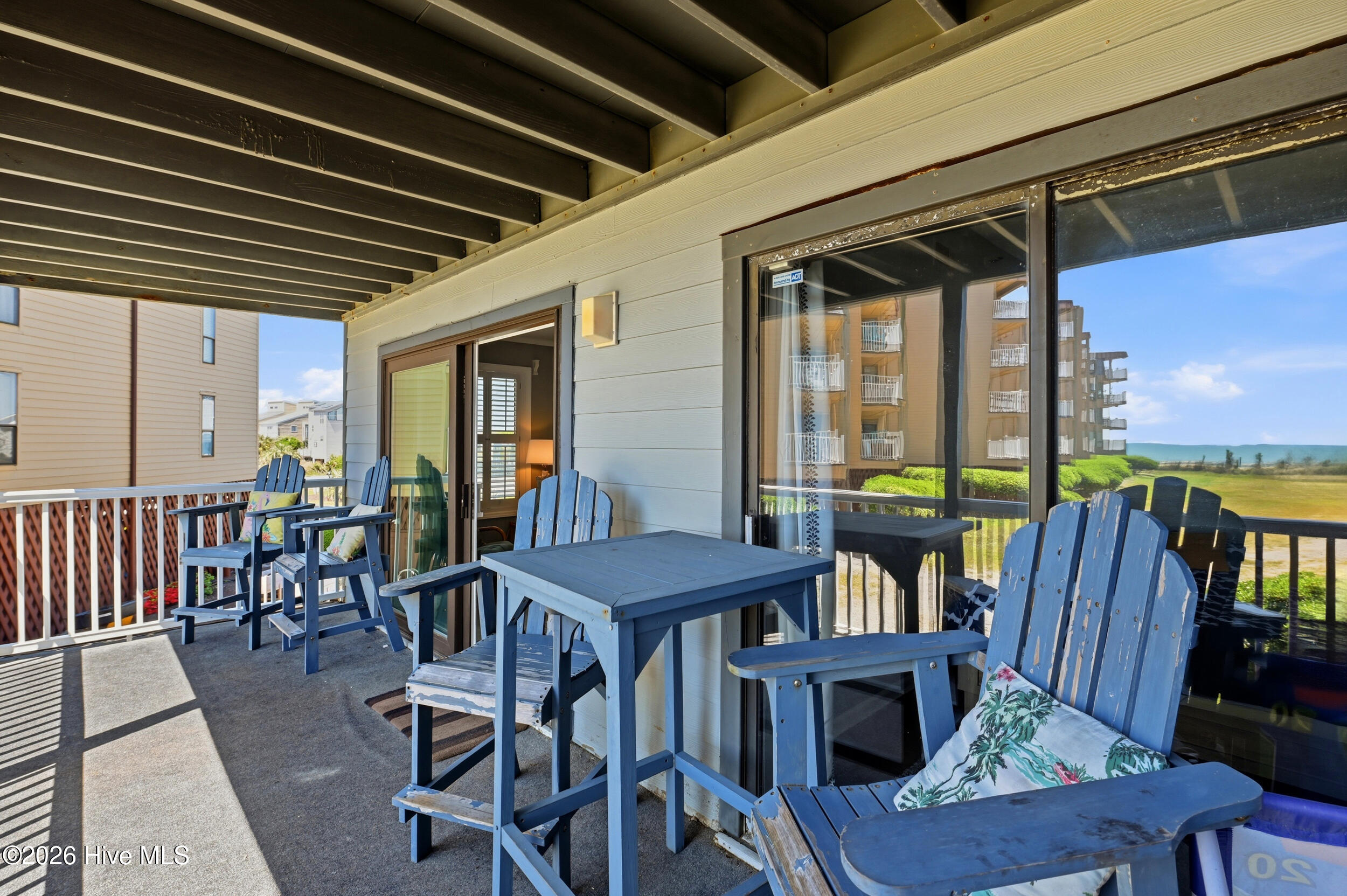 100569136 | Photo 26